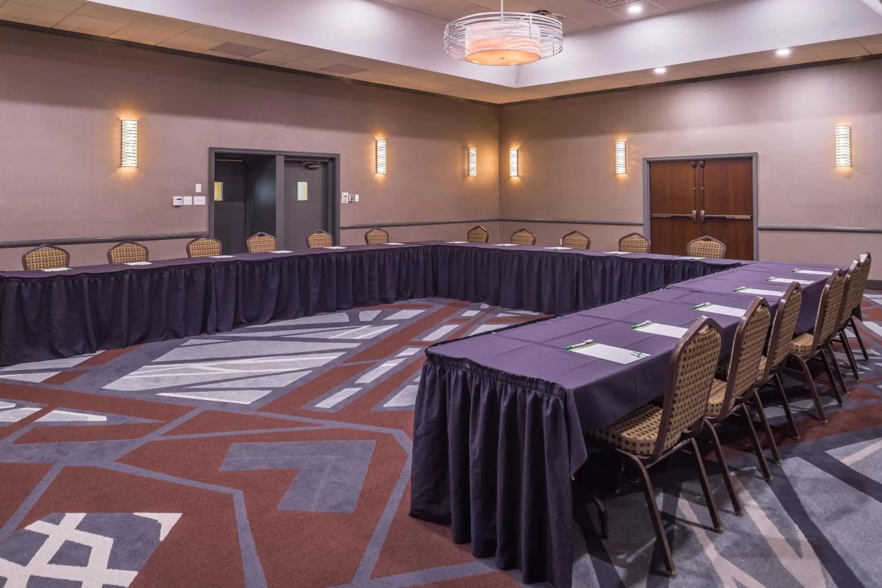 Meeting/conference room in Holiday Inn Auburn-Finger Lakes Region, an IHG Hotel