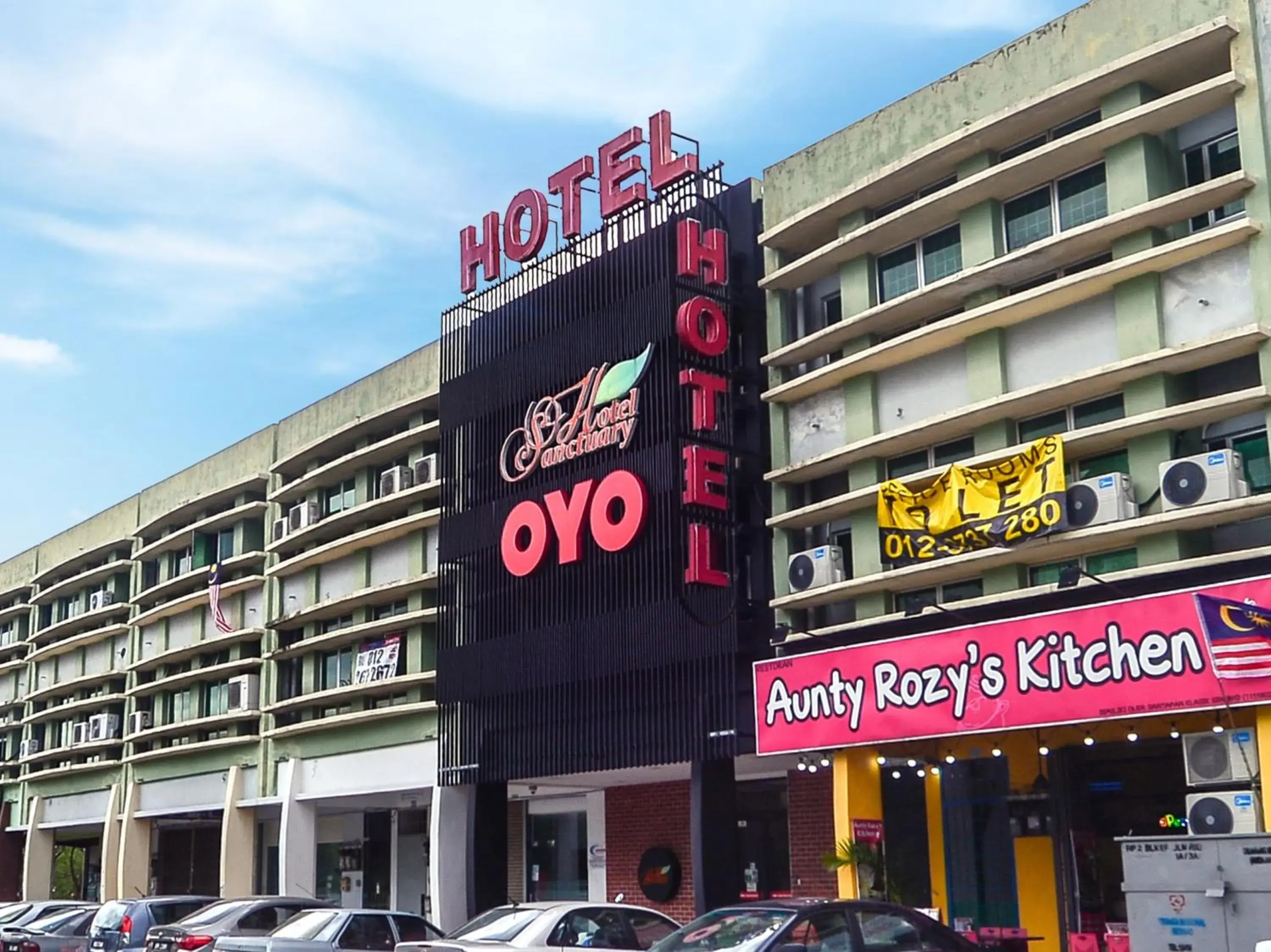 Facade/entrance, Property Building in OYO 876 Hotel Sanctuary