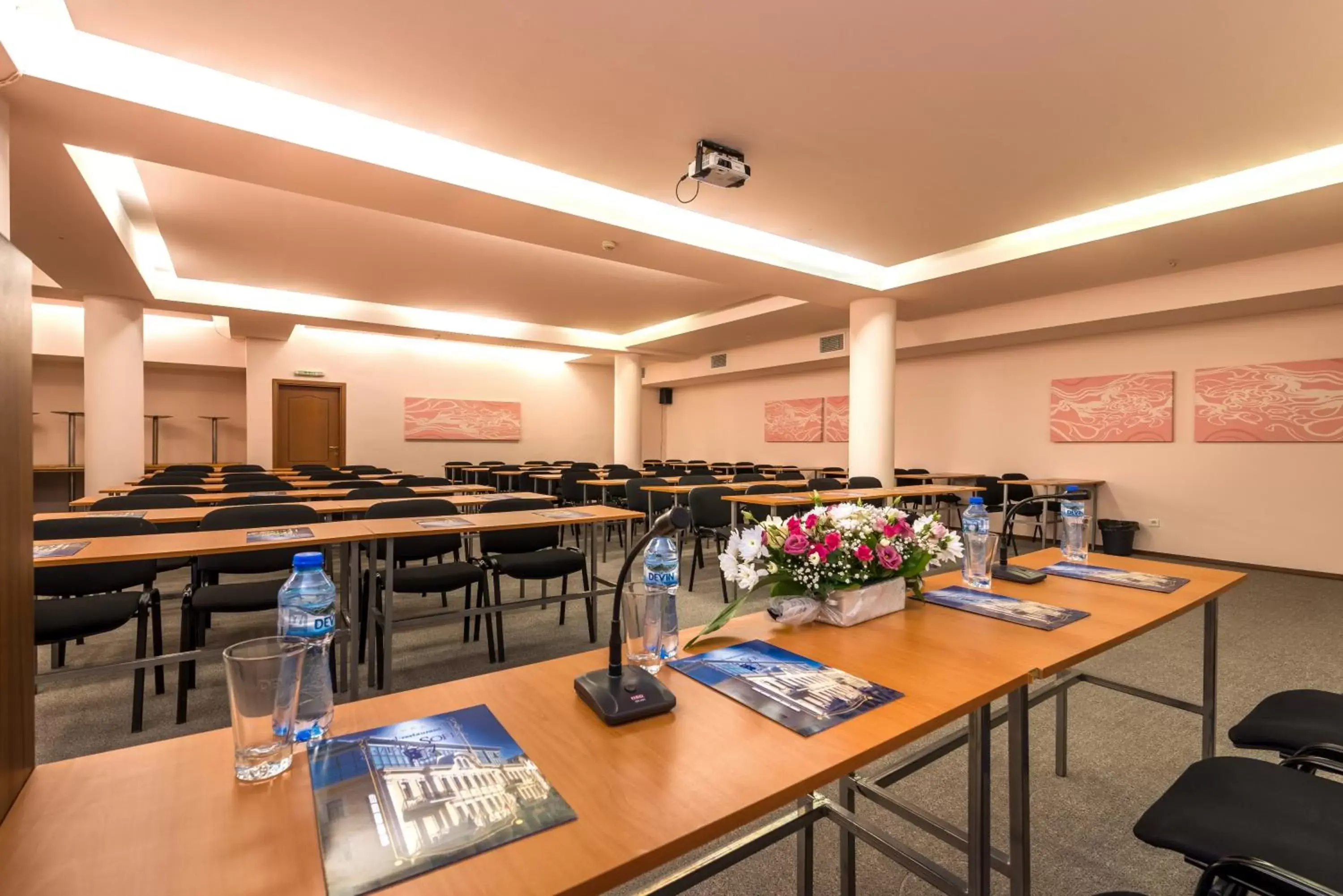 Meeting/conference room, Restaurant/Places to Eat in Sveta Sofia Hotel