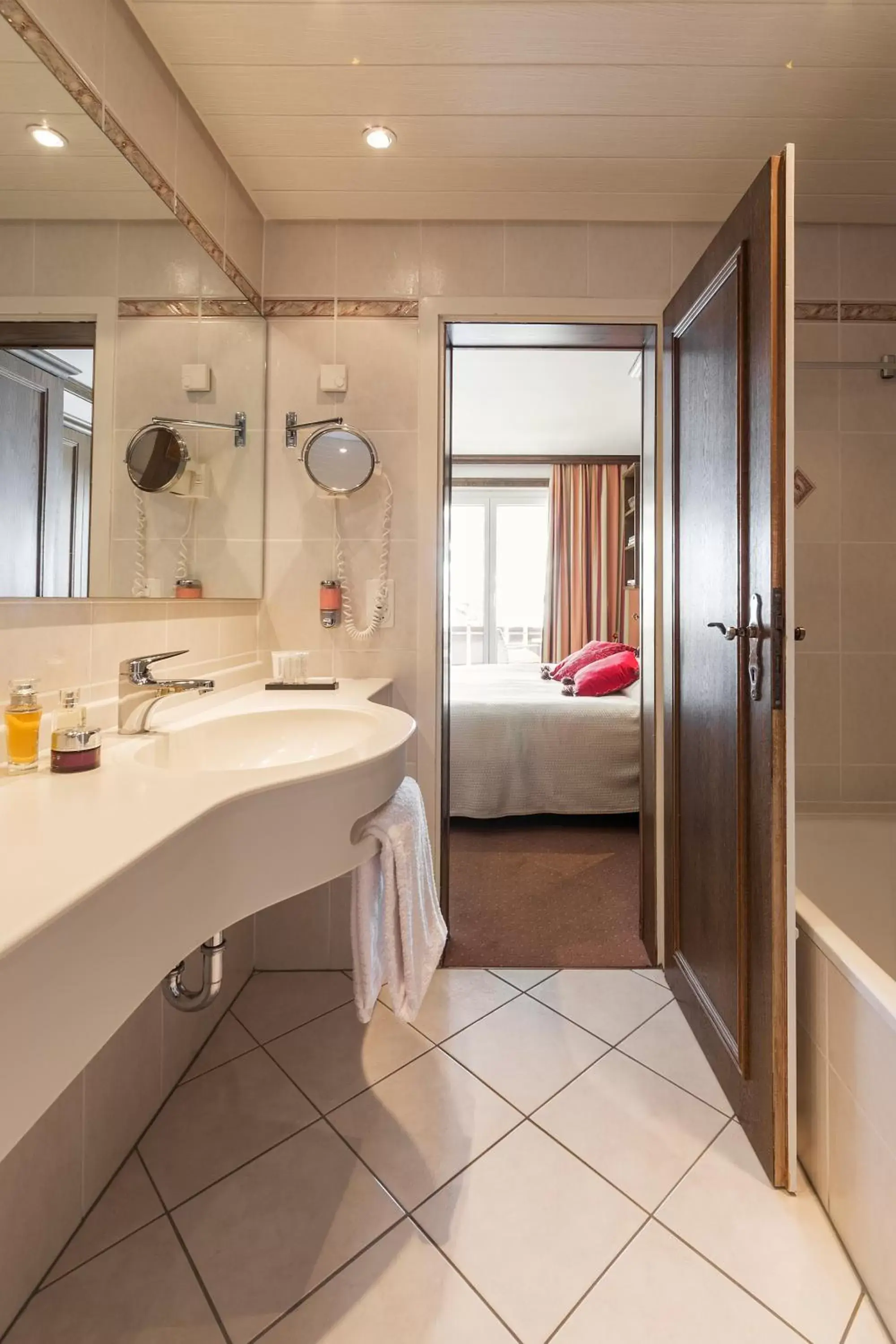 Bathroom in Hotel Europa St. Moritz