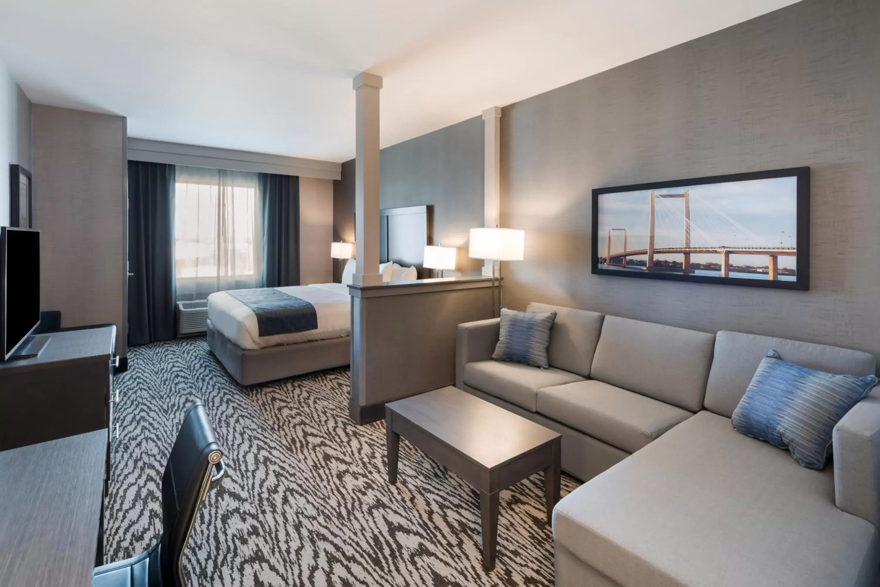 King Suite - Accessible/Non-Smoking in Comfort Suites Kennewick at Southridge