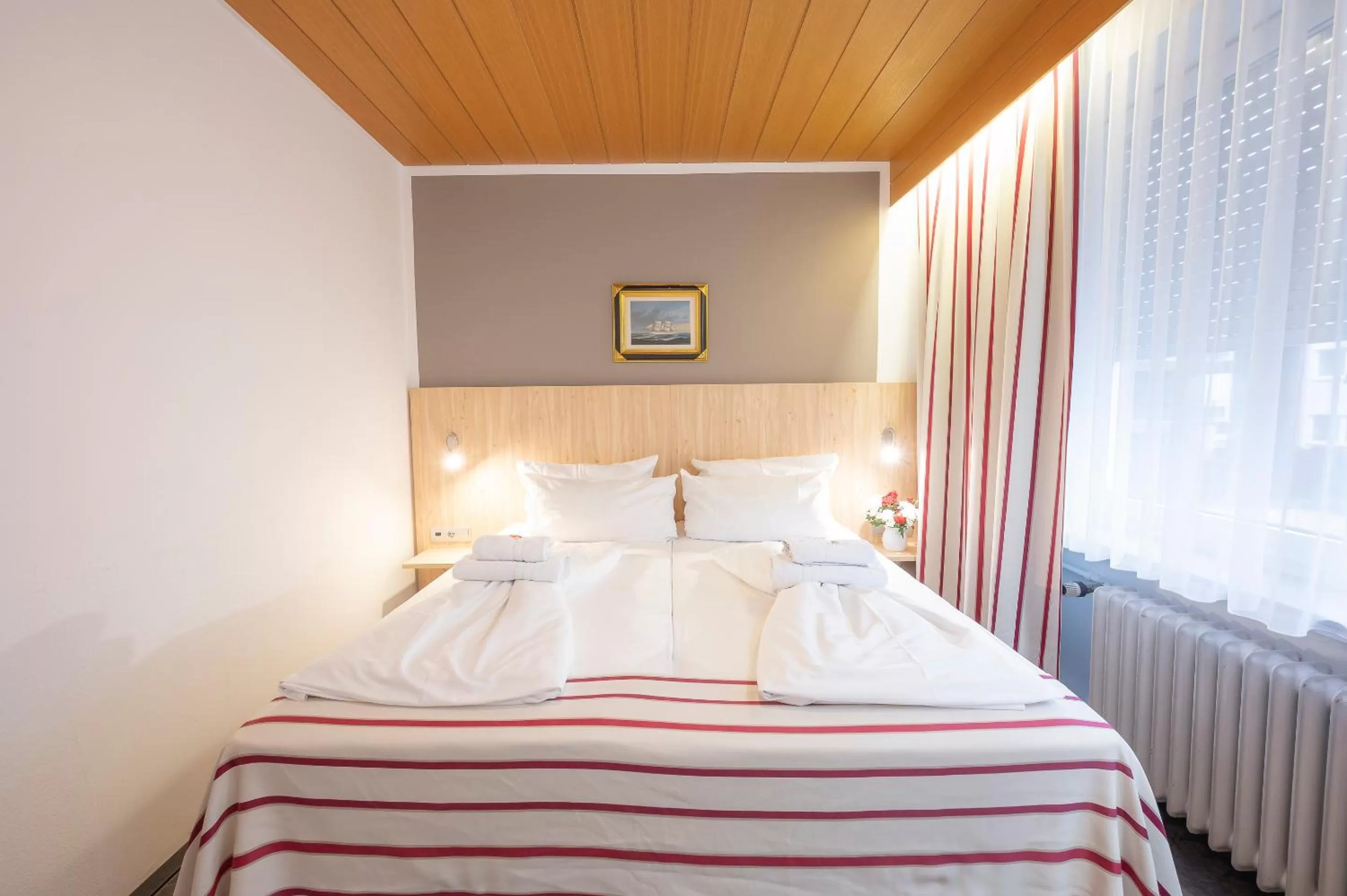 Staff, Bed in Hotel Astoria Stuttgart City