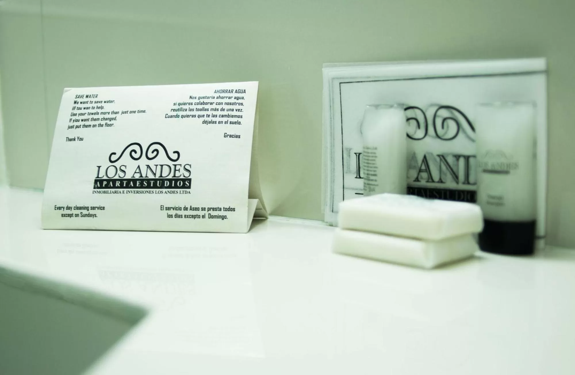 Property logo or sign in Apartaestudios Los Andes