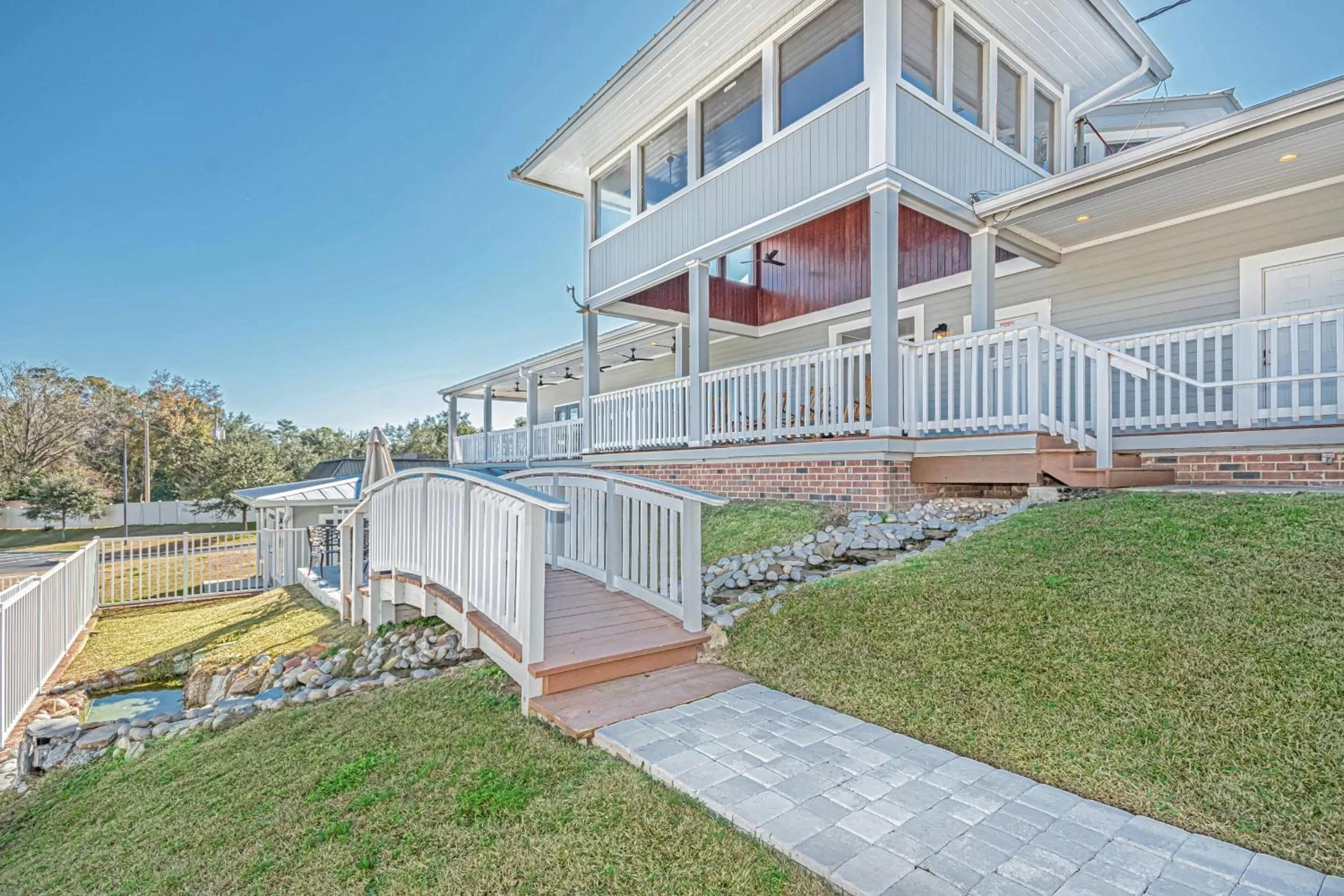 Property Building in Seven Hills Suites Tallahassee