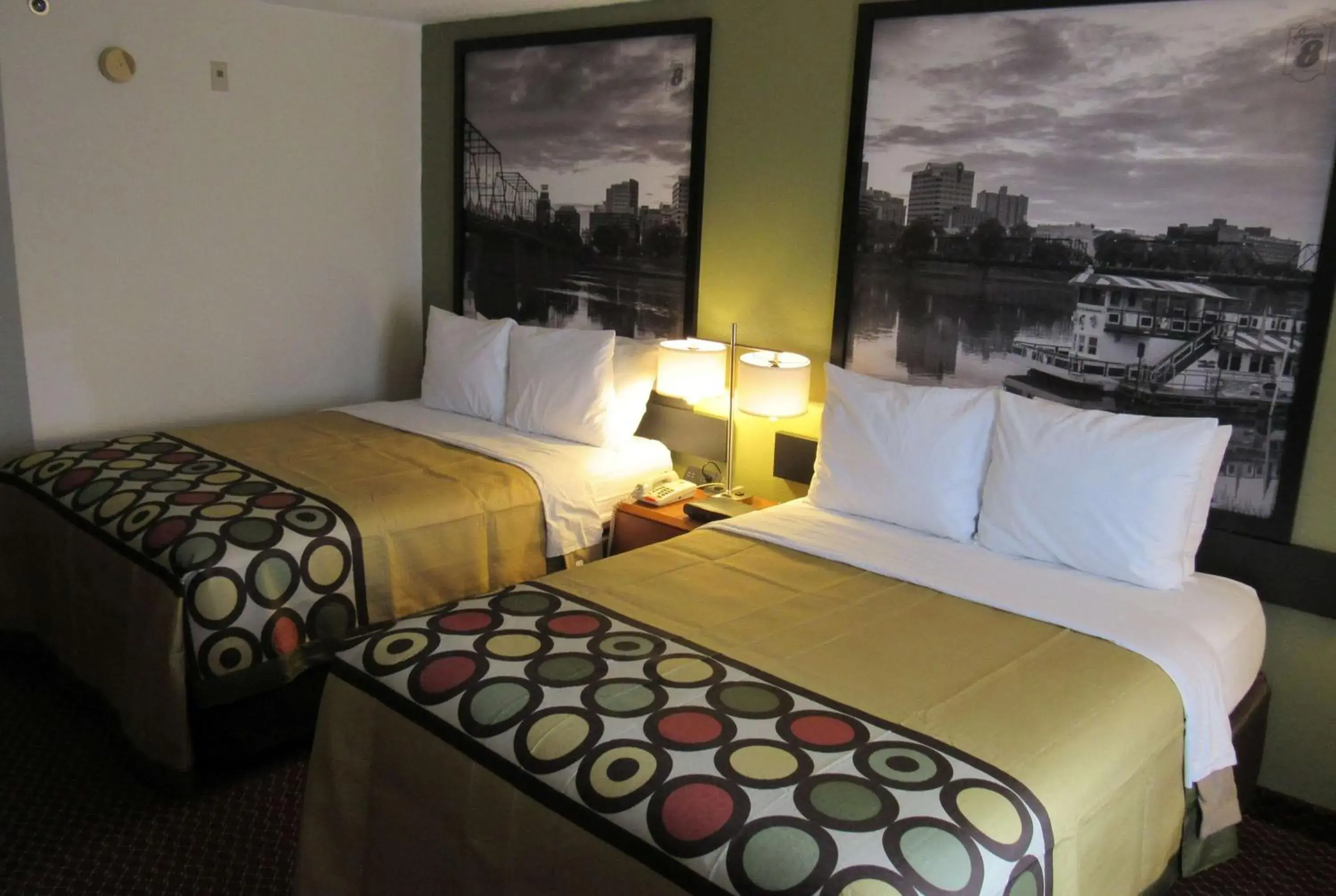 Photo of the whole room, Bed in Super 8 by Wyndham New Cumberland