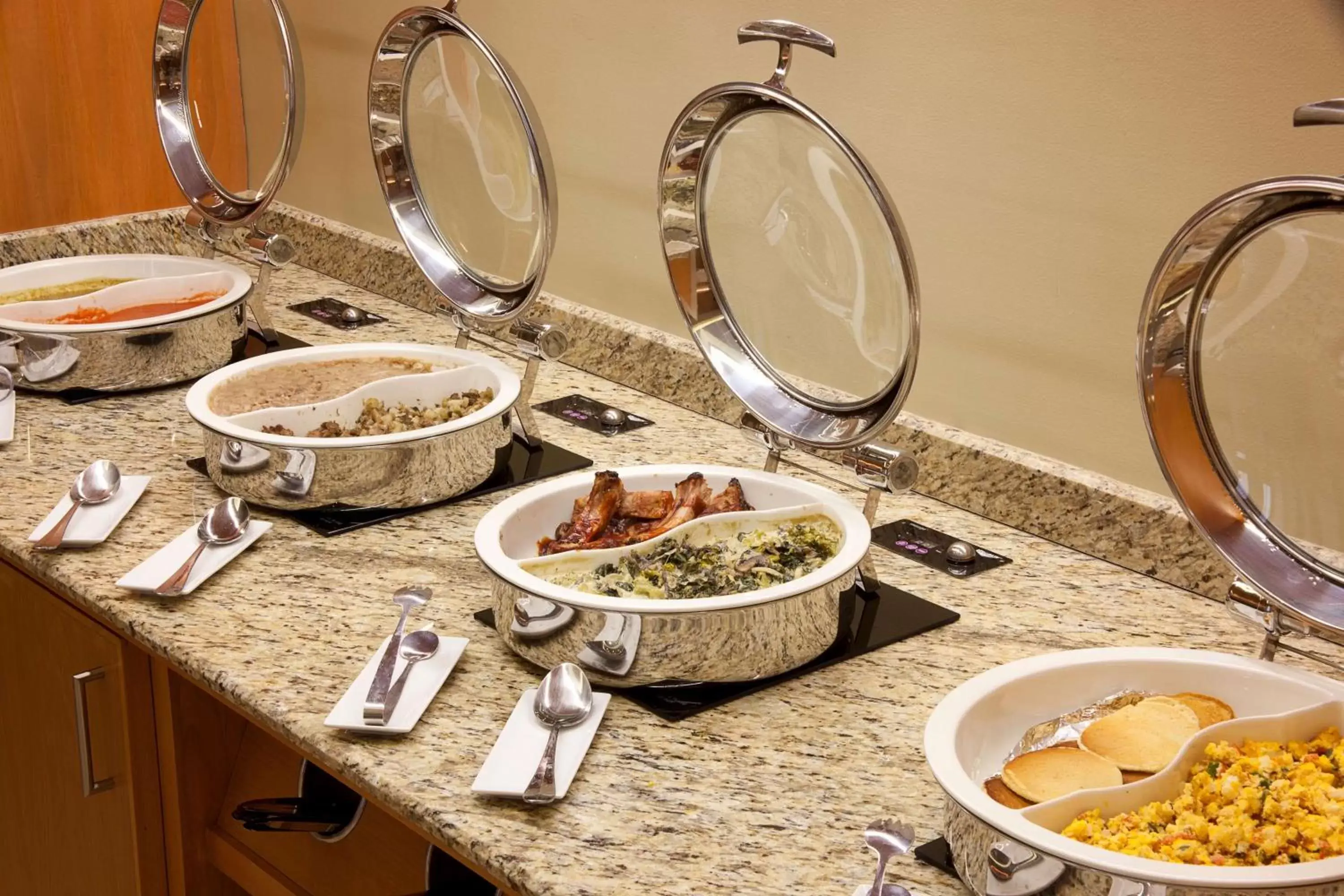 Dining area in Hampton Inn by Hilton Silao-Aeropuerto, Mexico