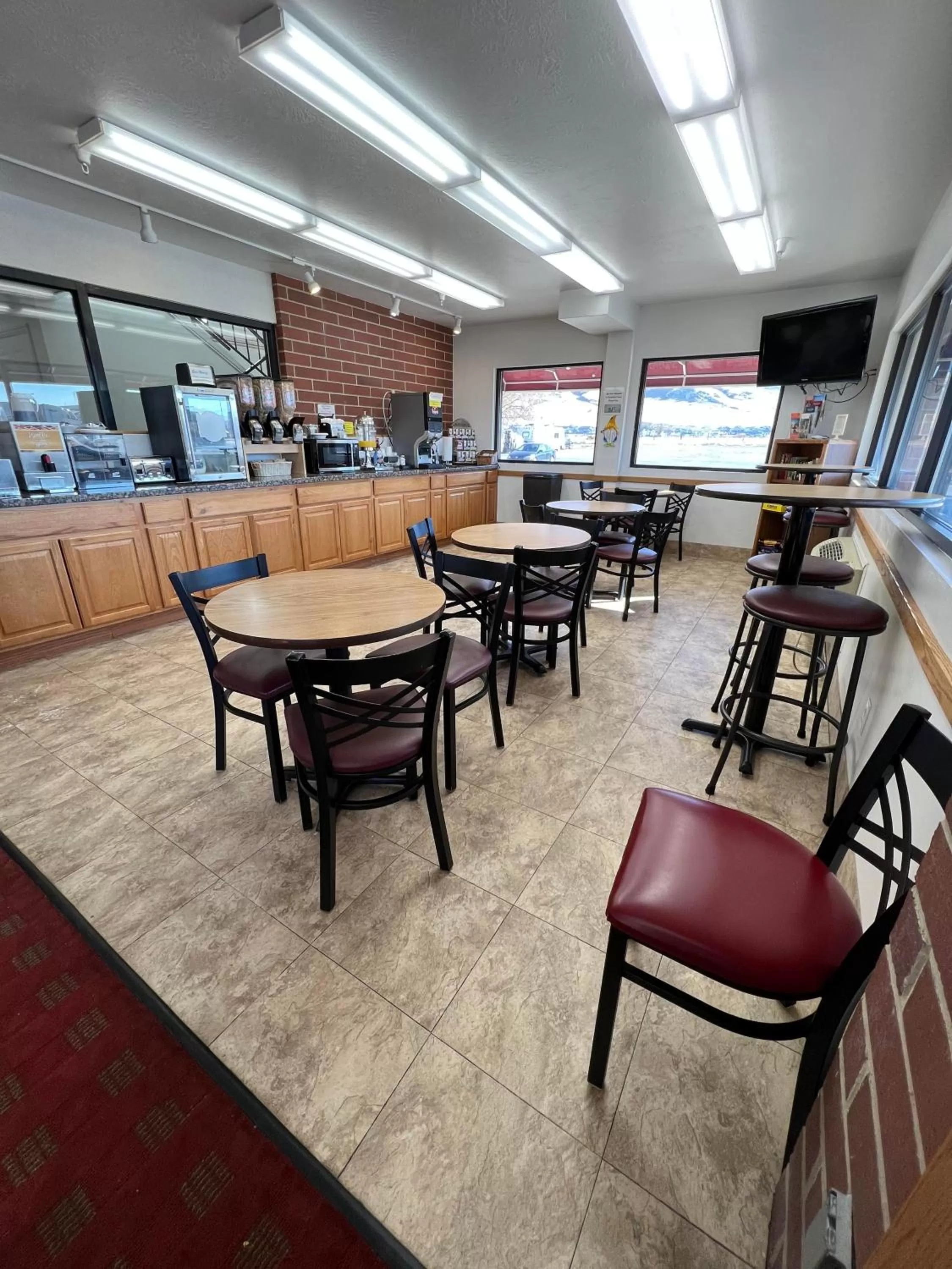 Breakfast in Days Inn by Wyndham Lake Point