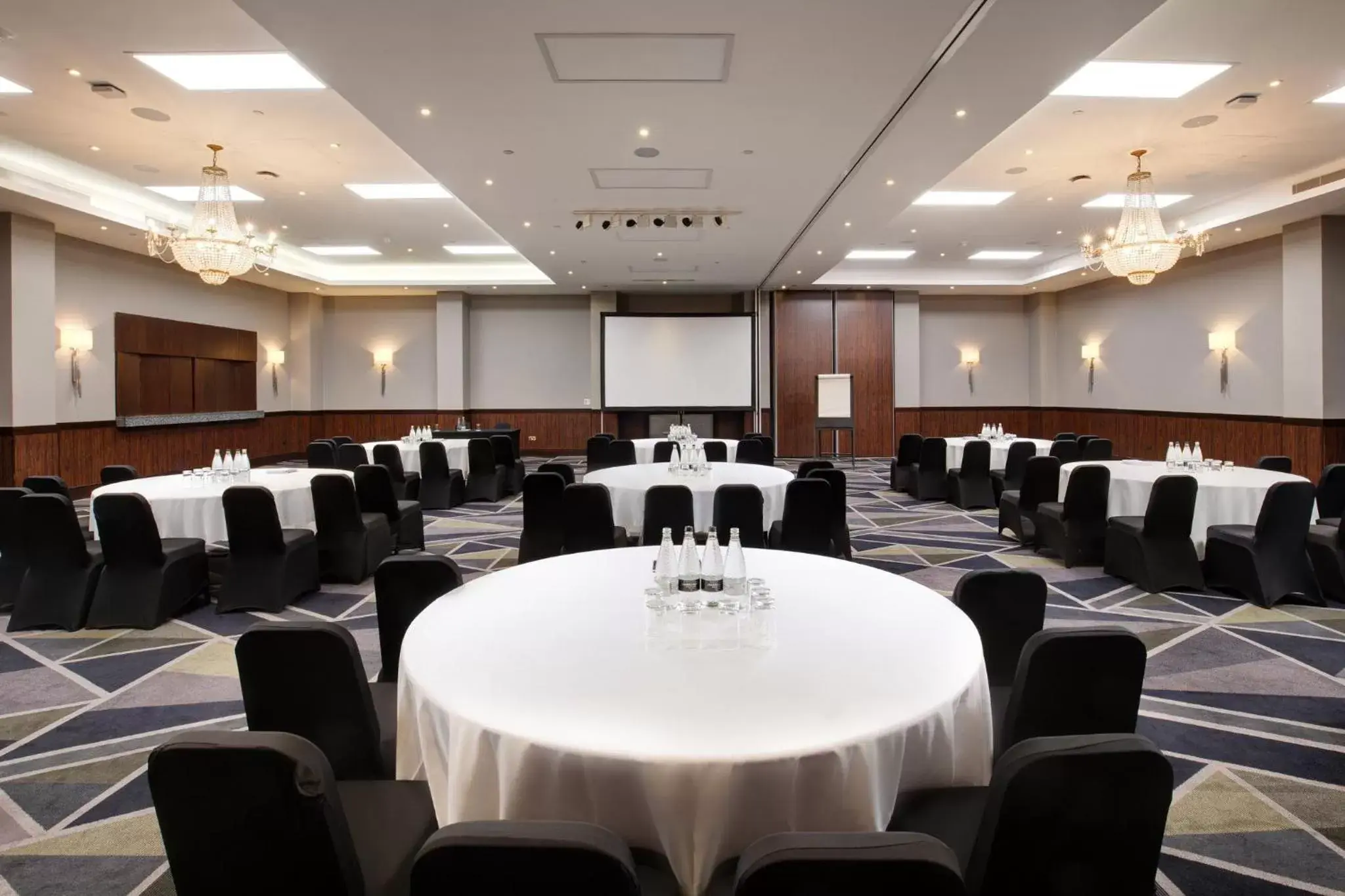 Business facilities in Royal National Hotel