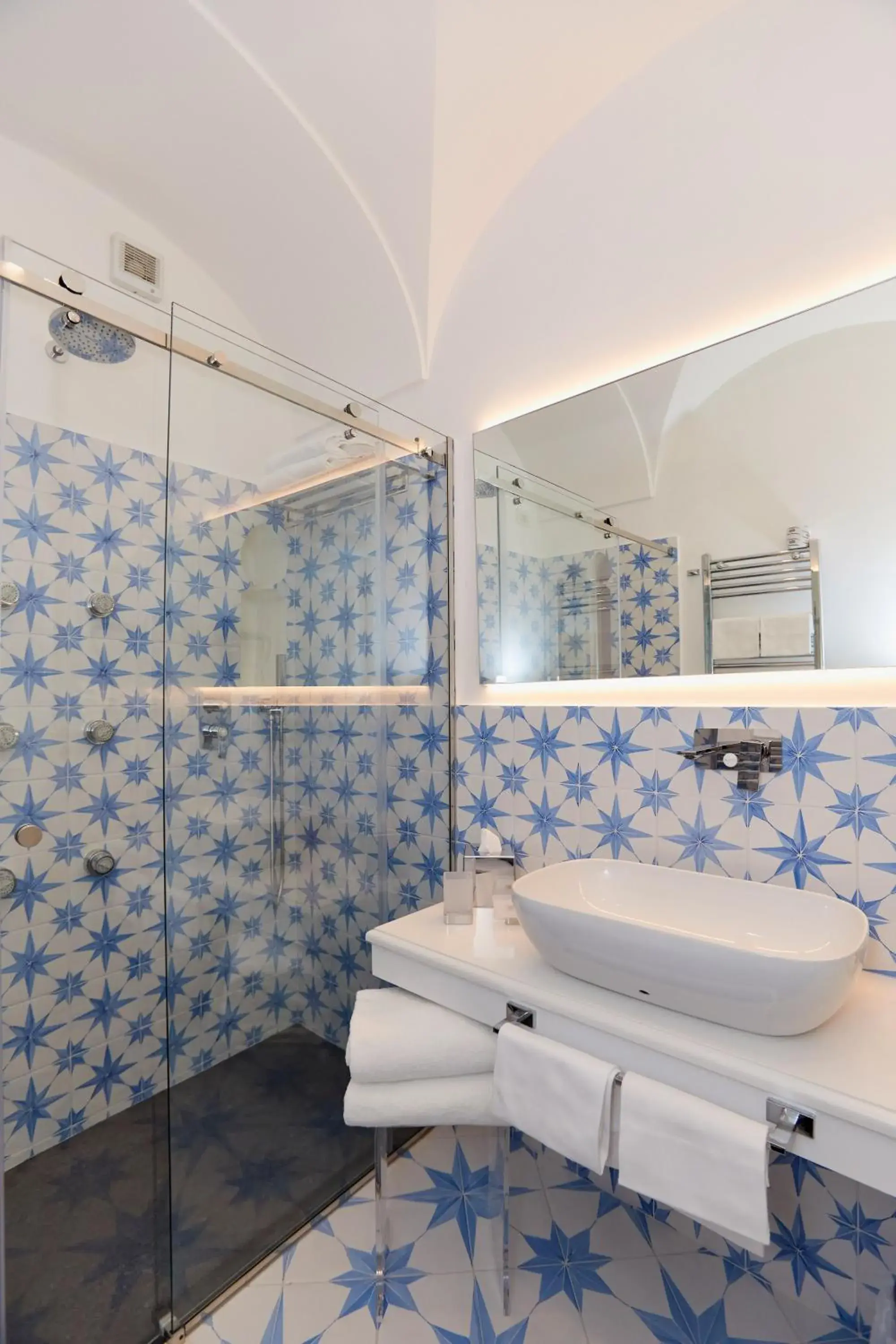 Bathroom in Hotel Conca d'Oro