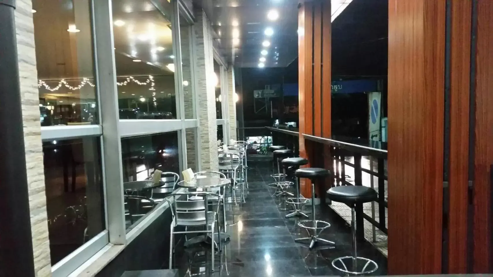 Lounge or bar in Nanatai Suites
