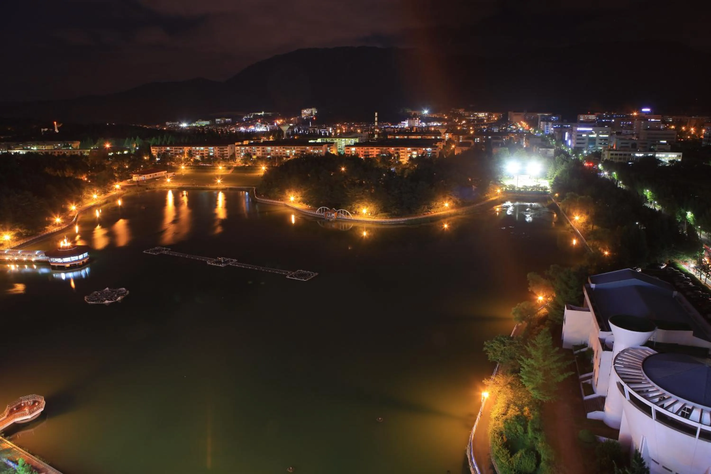 Lake view in Hotel Avenue