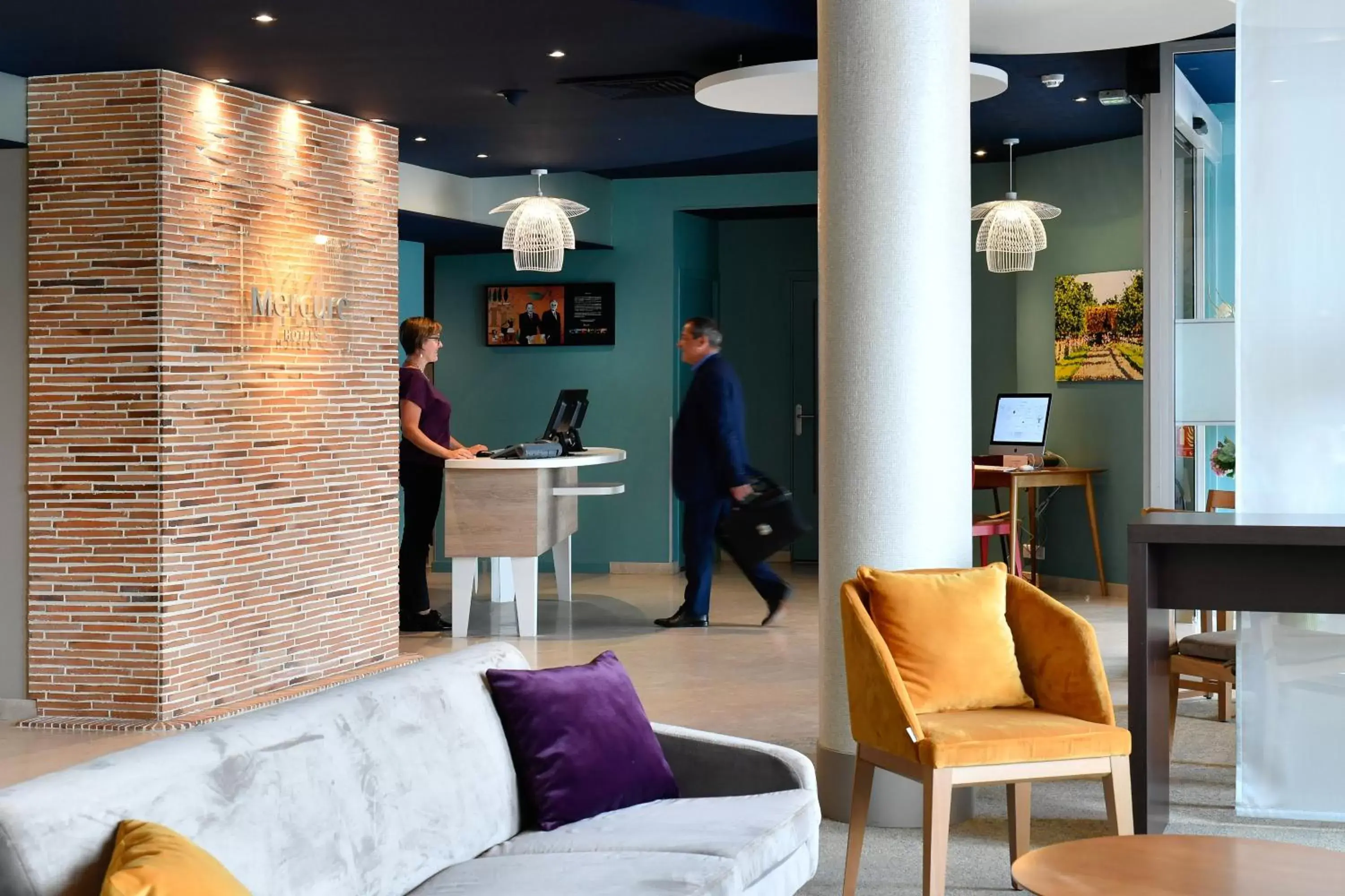 Lobby or reception in Mercure Trouville Sur Mer