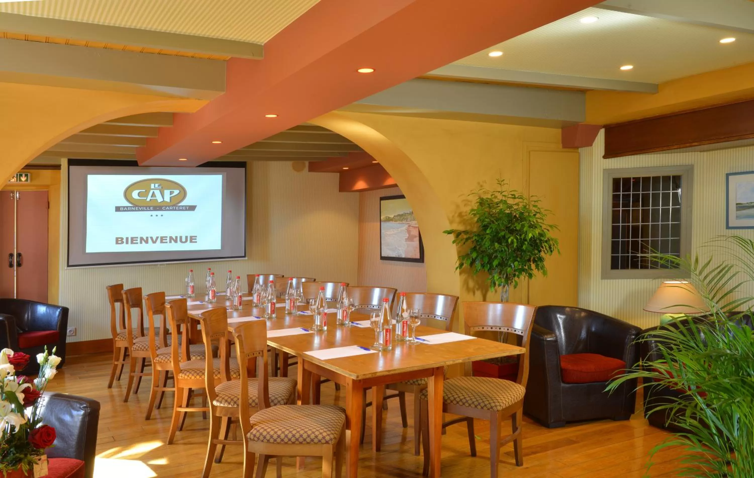 Restaurant/Places to Eat in Hôtel Restaurant Le Cap