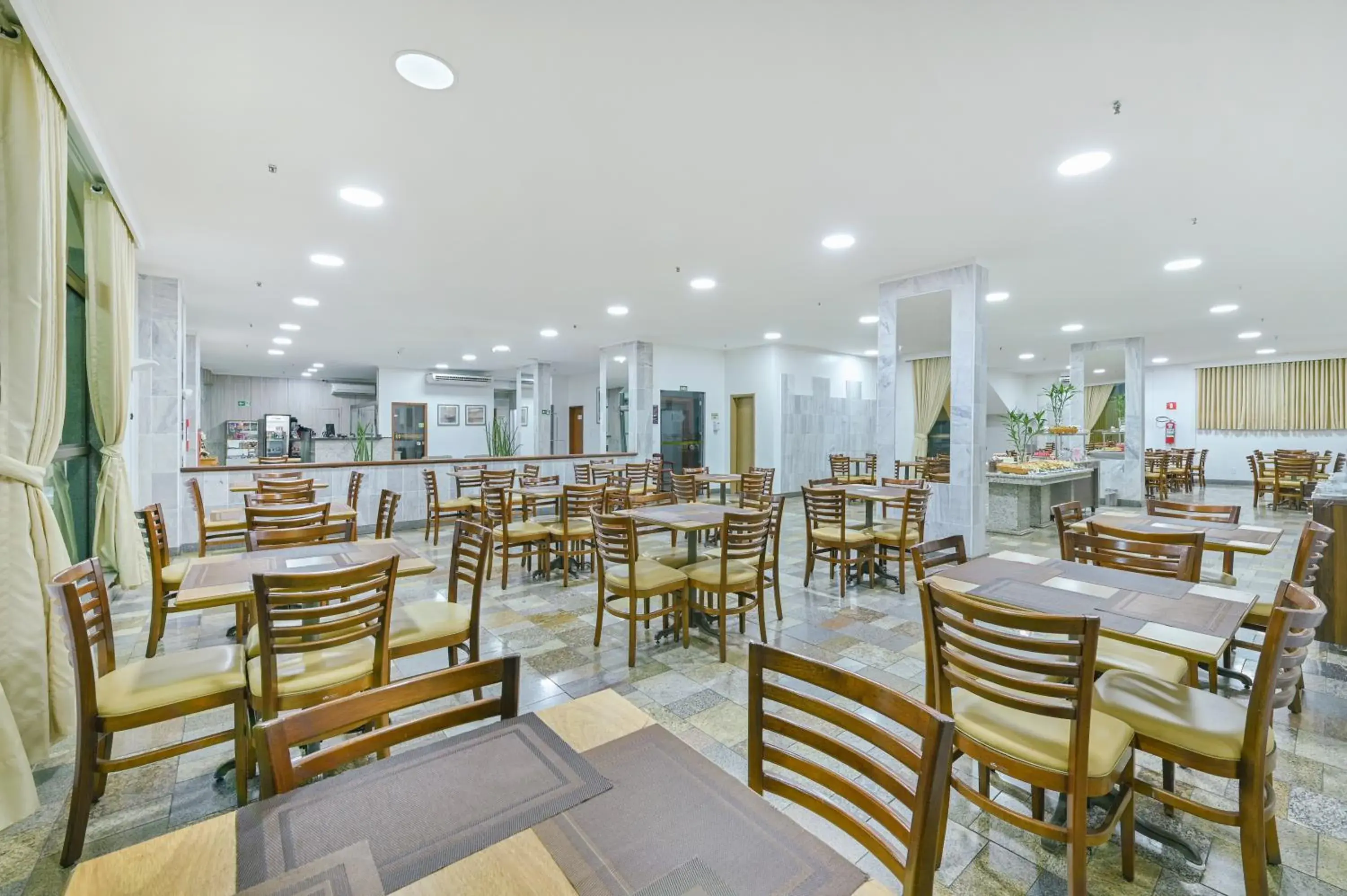 Restaurant/places to eat in Hotel Nacional Inn Limeira Restaurant/places to eat in Hotel Nacional Inn Limeira