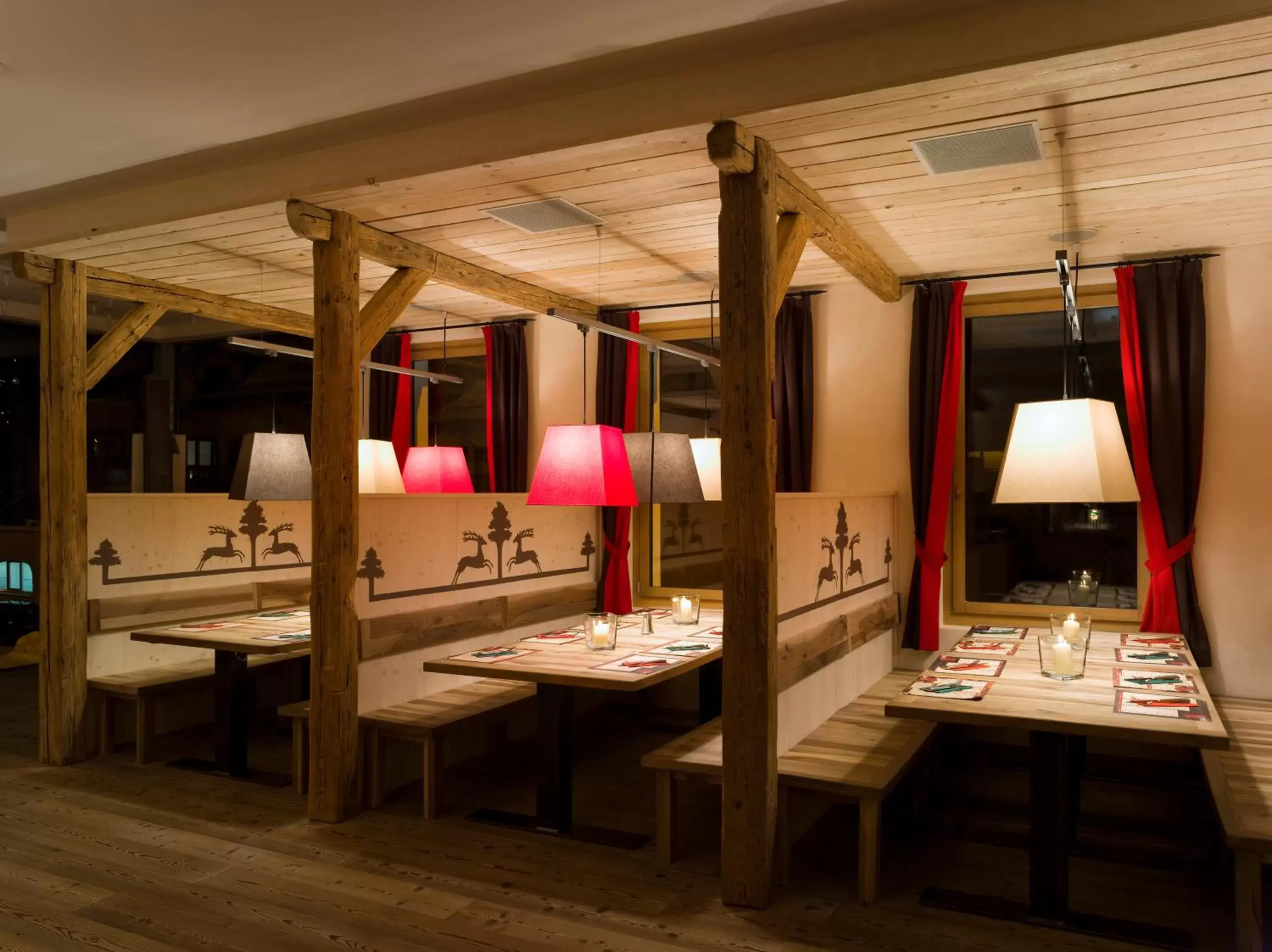 Restaurant/places to eat in Hotel Piz St. Moritz