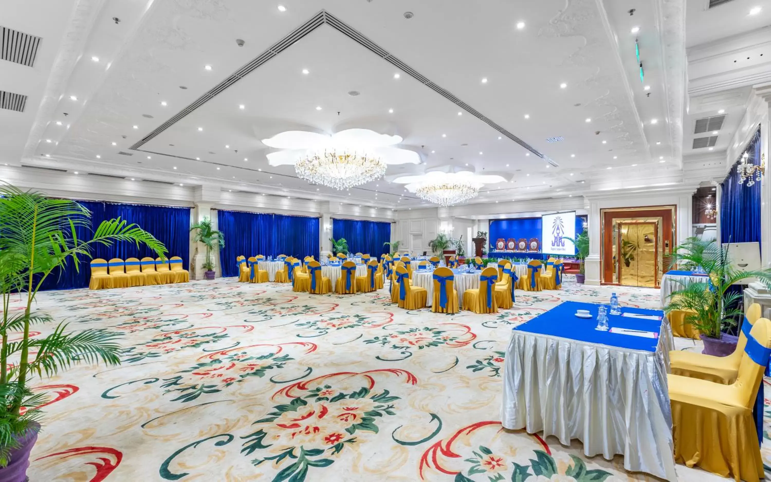 Restaurant/places to eat, Banquet Facilities in Regency Angkor Hotel