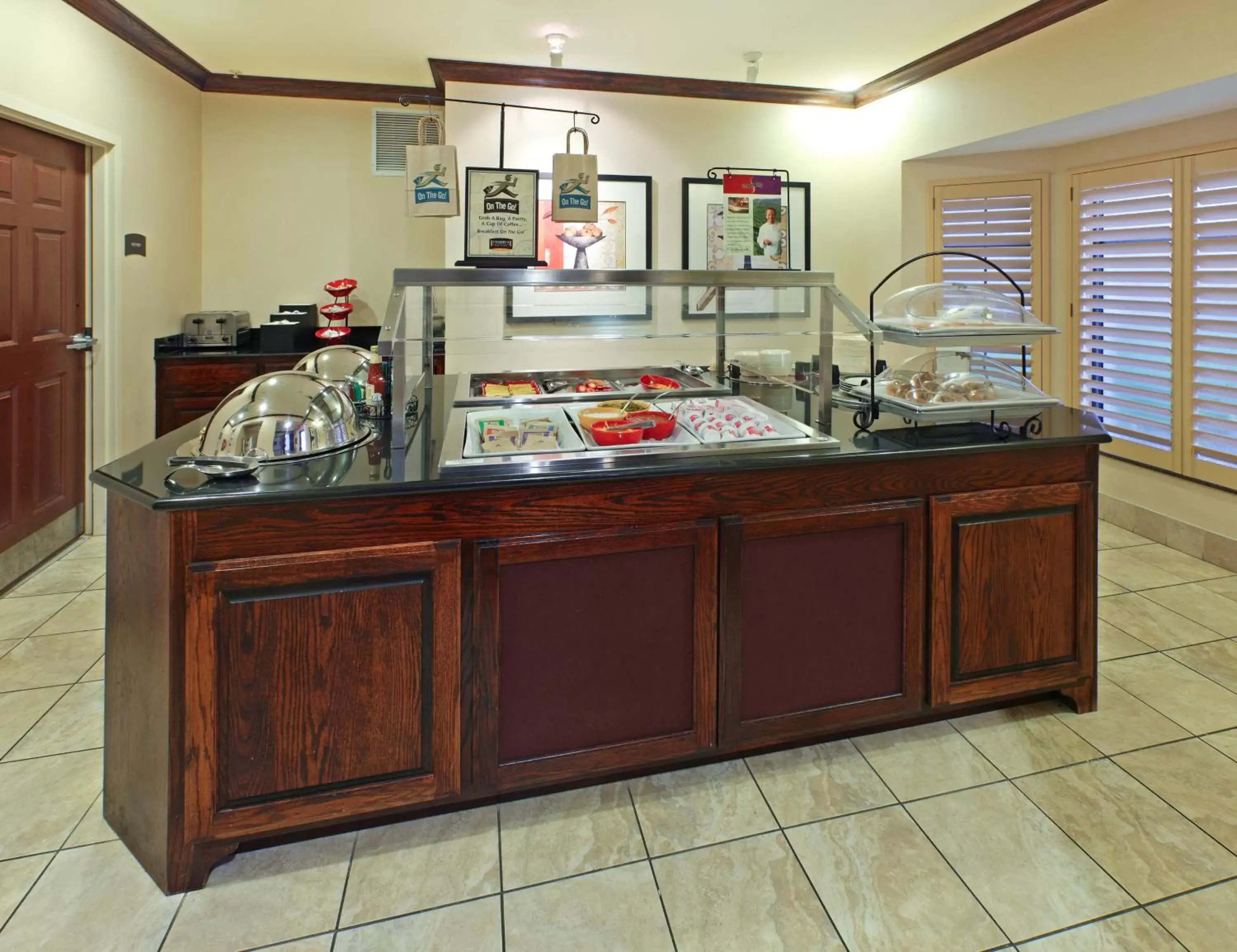 Restaurant/places to eat in Staybridge Suites Hot Springs by IHG Restaurant/places to eat in Staybridge Suites Hot Springs by IHG