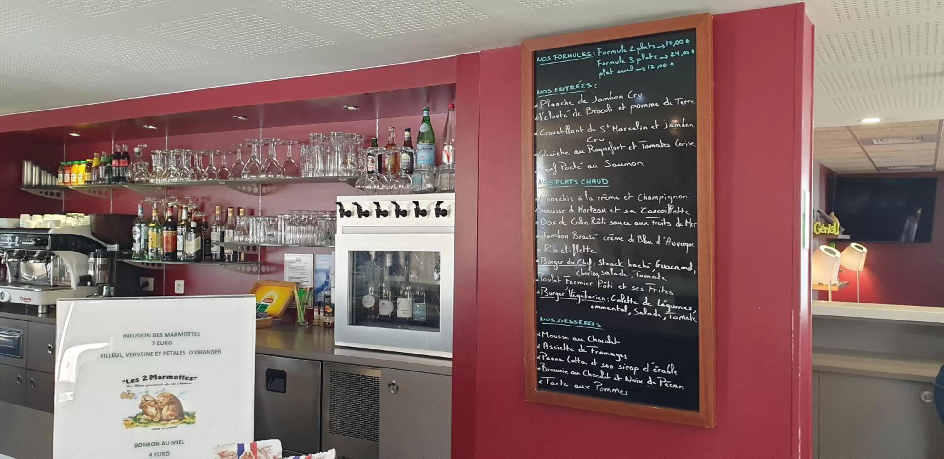 Restaurant/places to eat in Hotel Campanile Besançon Nord Ecole Valentin