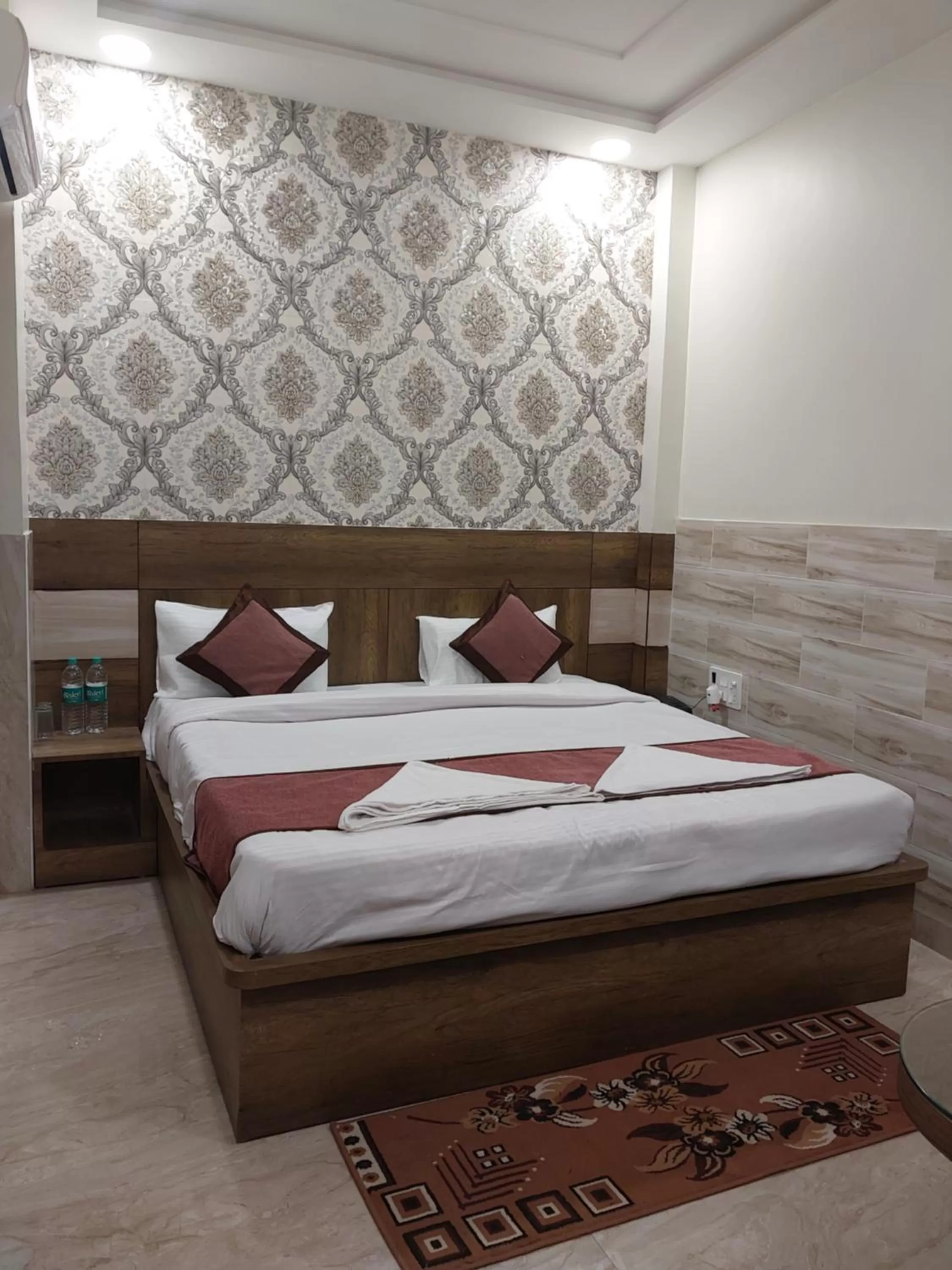 Bed in Taj Nice Point Manage by Taj Sunrise Group