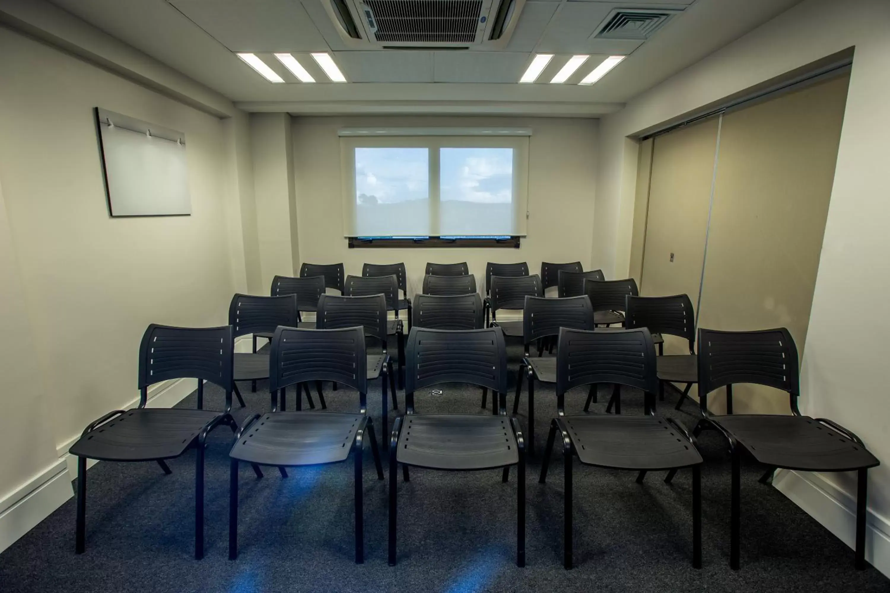 Meeting/conference room in ibis Styles Parauapebas