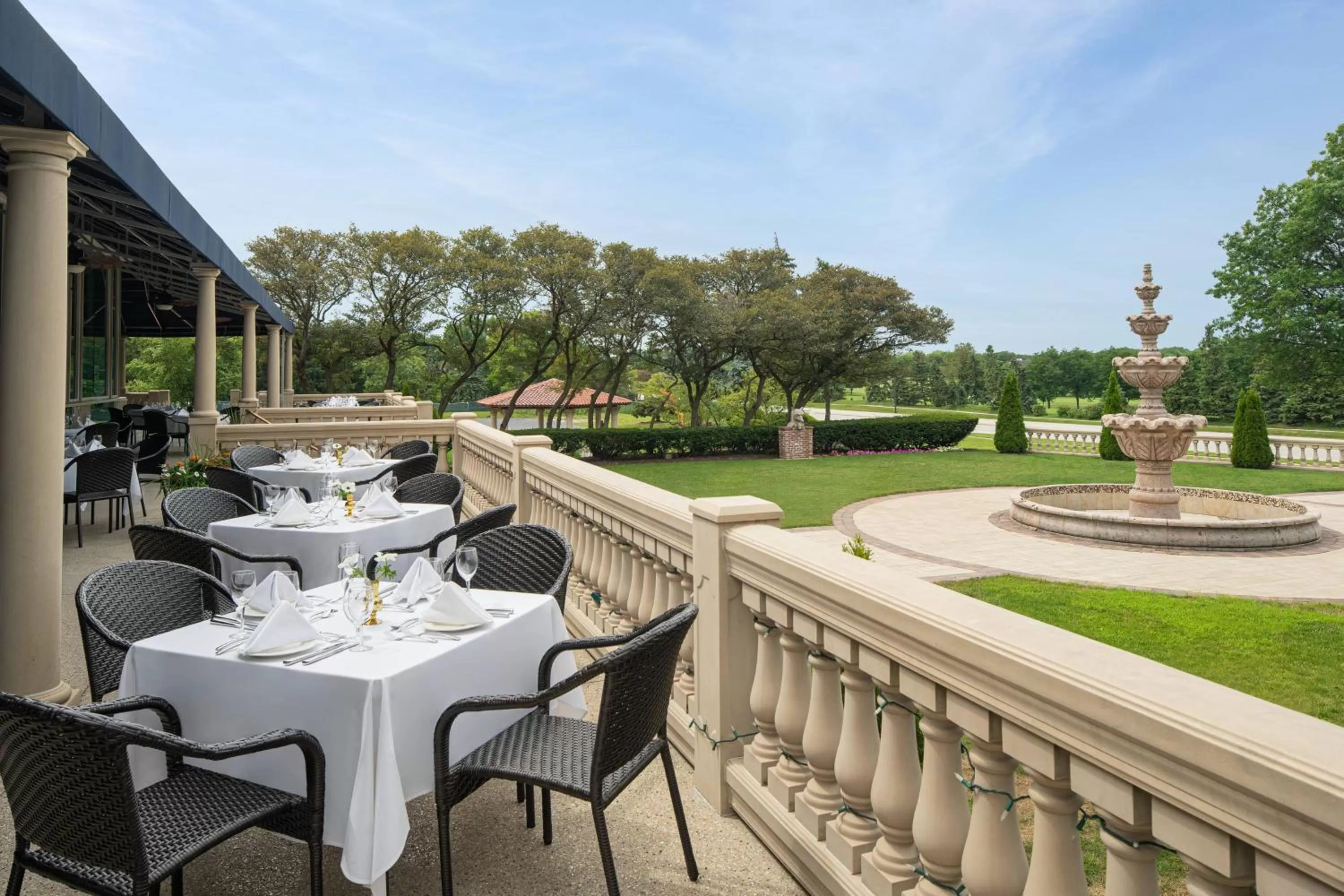Restaurant/places to eat in The Drake Oak Brook, Autograph Collection