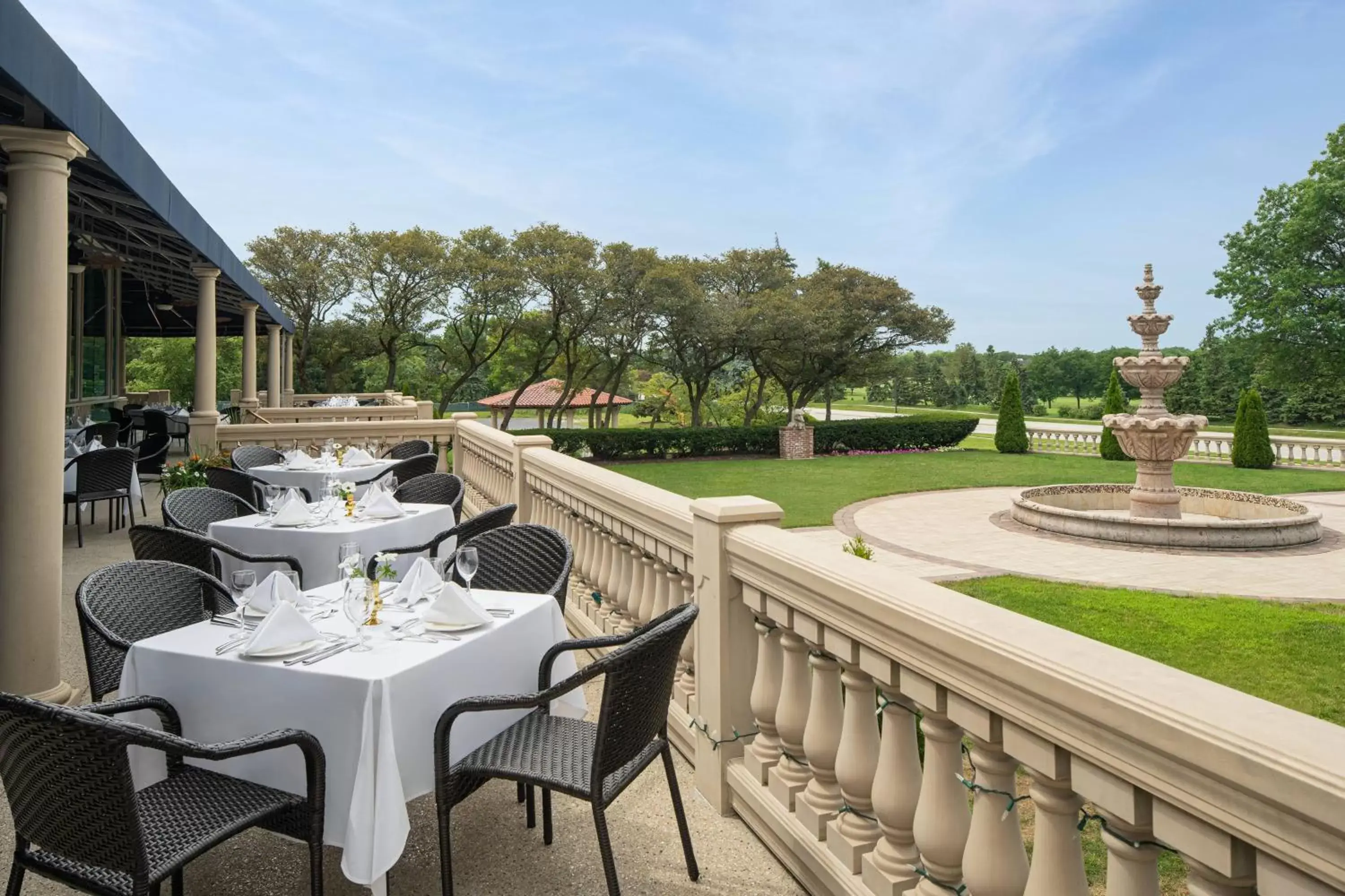 Restaurant/Places to Eat in The Drake Oak Brook, Autograph Collection