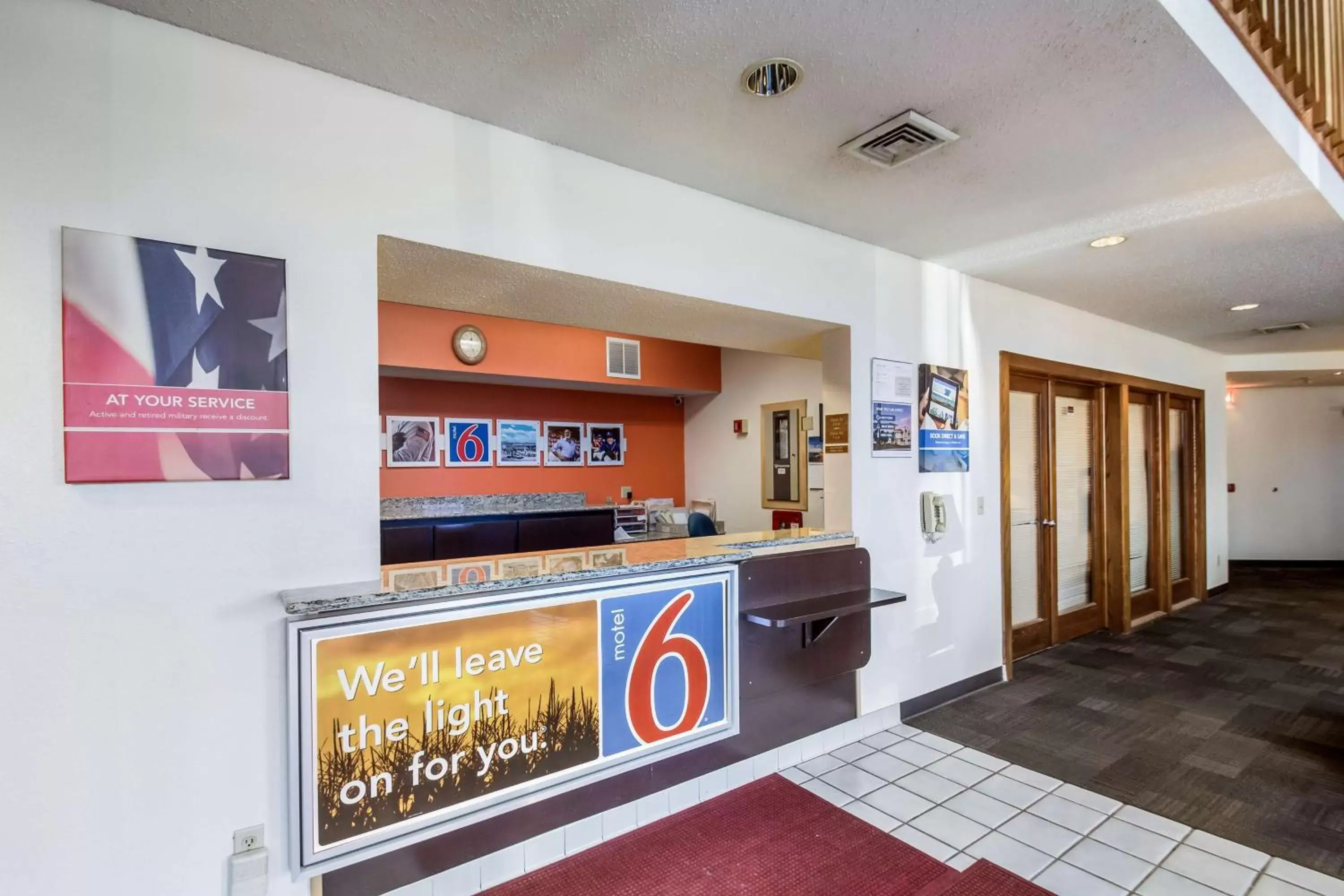 Property logo or sign, Lobby/Reception in Motel 6-Saukville, WI