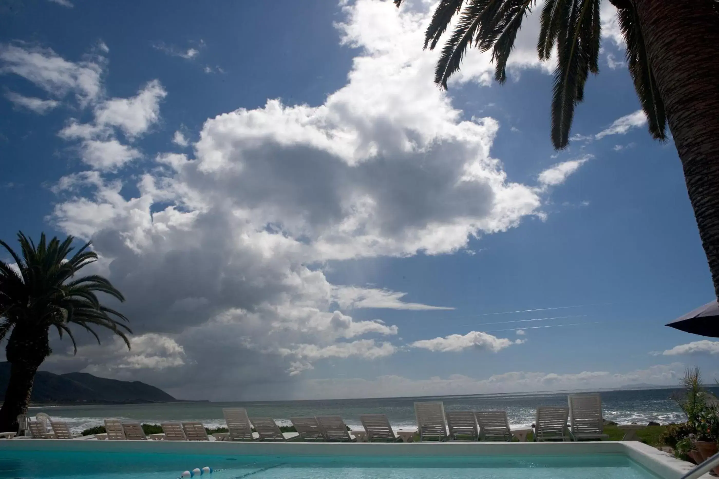 Garden view in Cliff House Inn