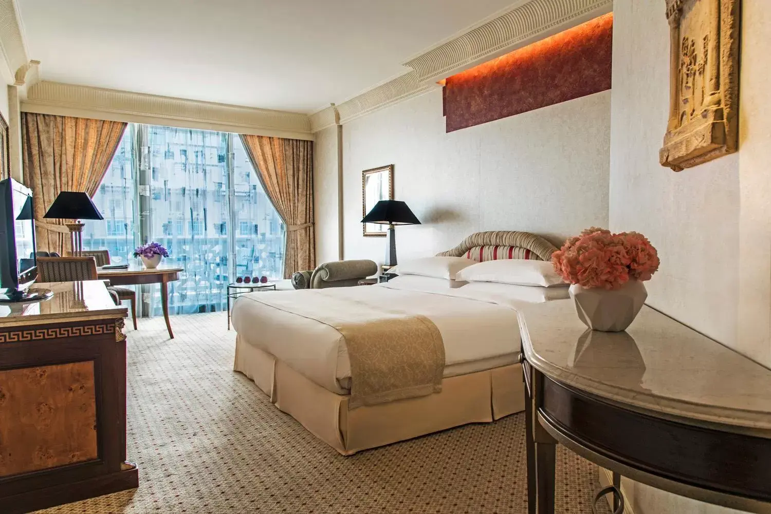 Bedroom, Bed in InterContinental Phoenicia Beirut, an IHG Hotel