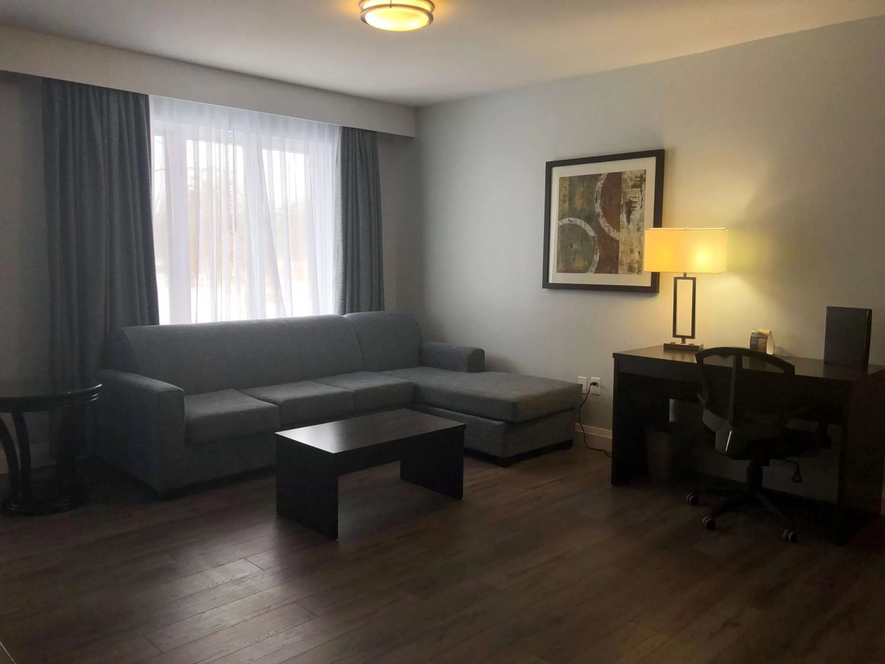 Bedroom in Best Western Plus Barrie