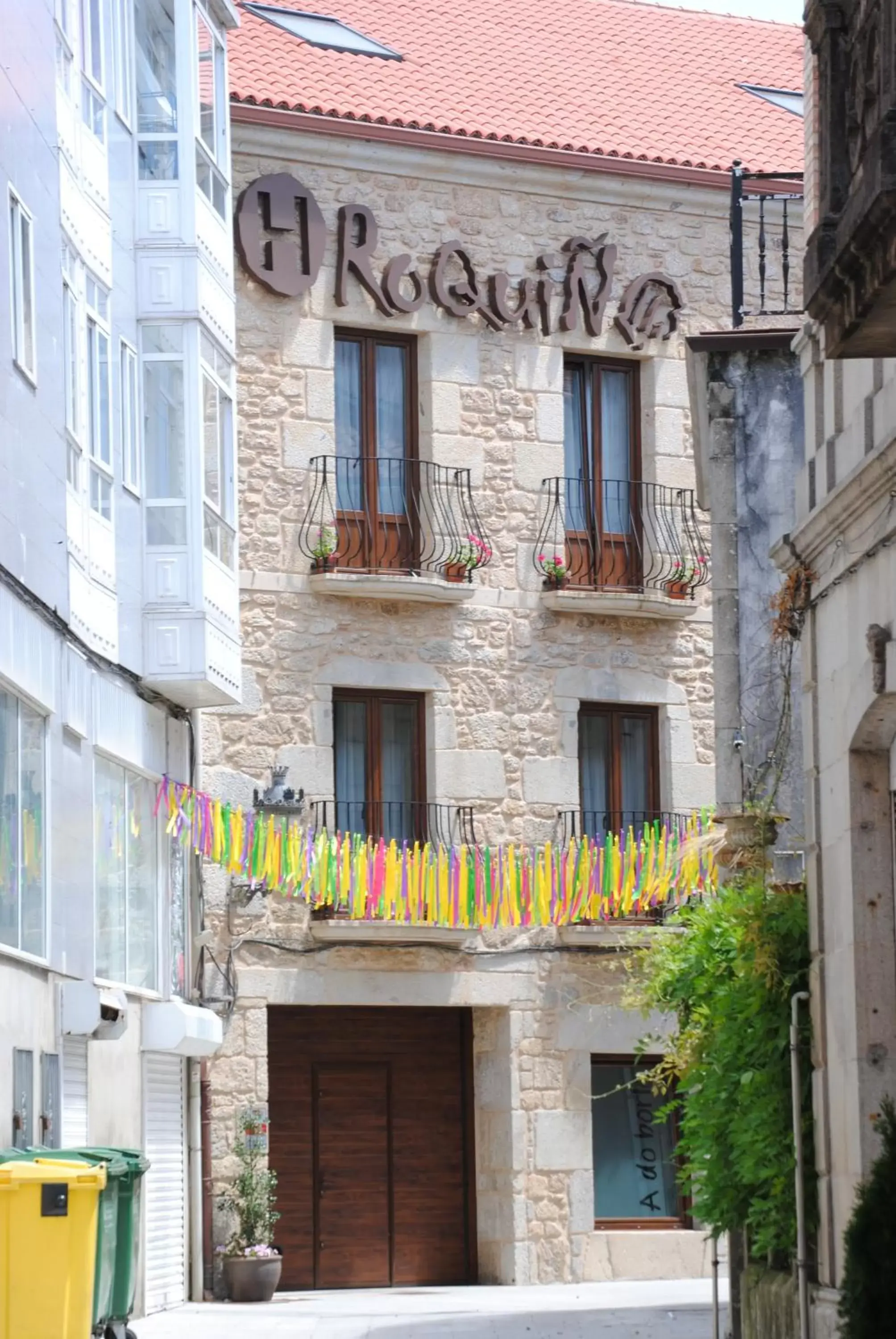 Facade/entrance in Hotel Roquiño