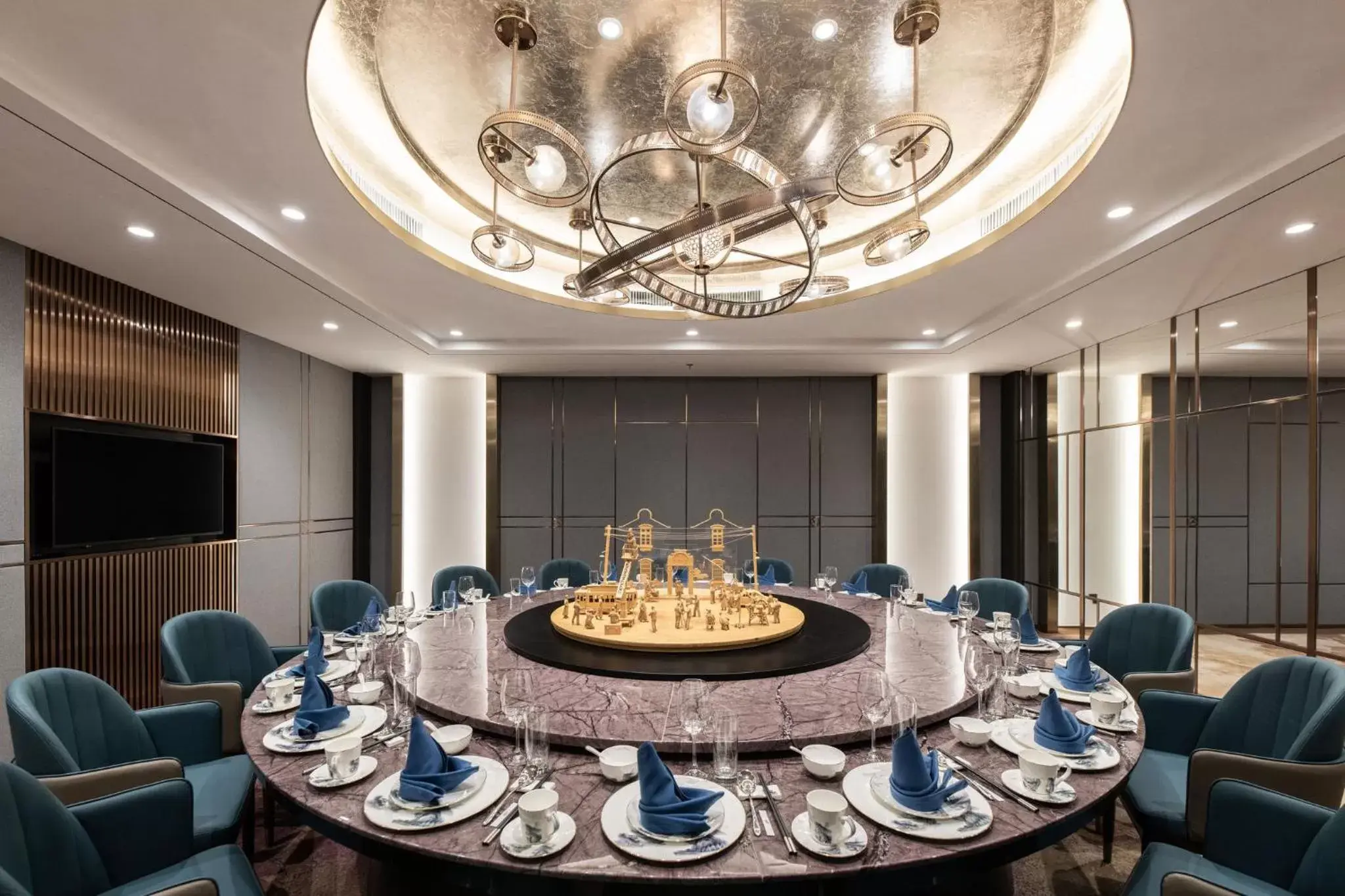 Restaurant/places to eat, Banquet Facilities in Crowne Plaza Shanghai, an IHG Hotel