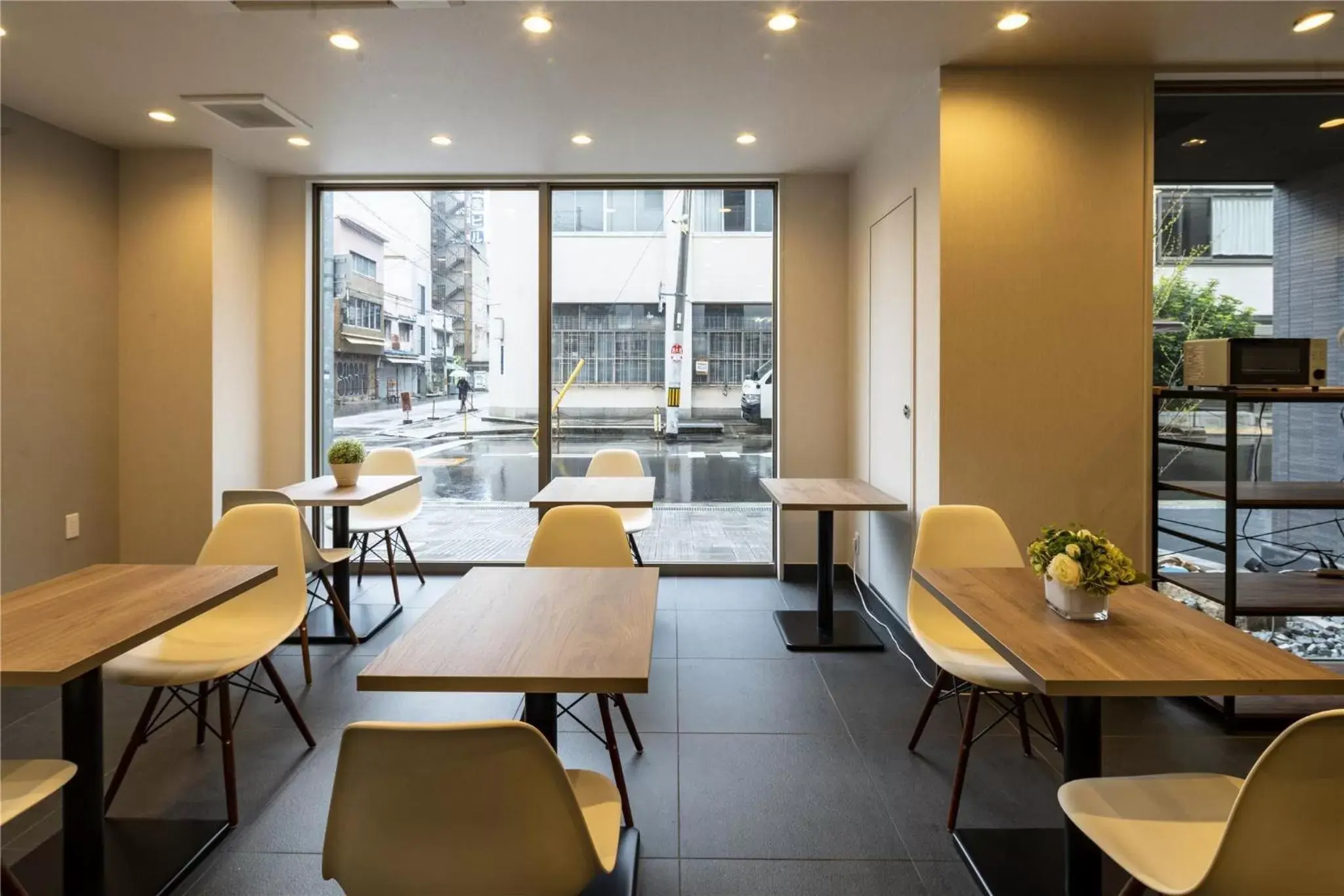 Restaurant/Places to Eat in Floral Hotel · SakaisuJi-Honmachi Osaka