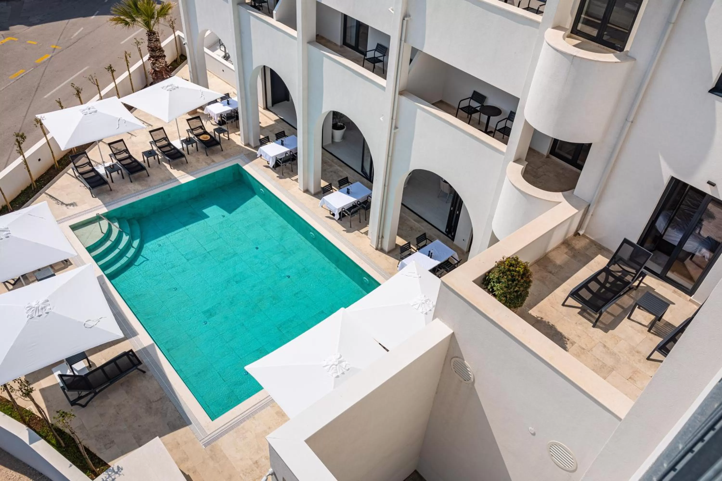 Restaurant/places to eat in Miramare Hotel