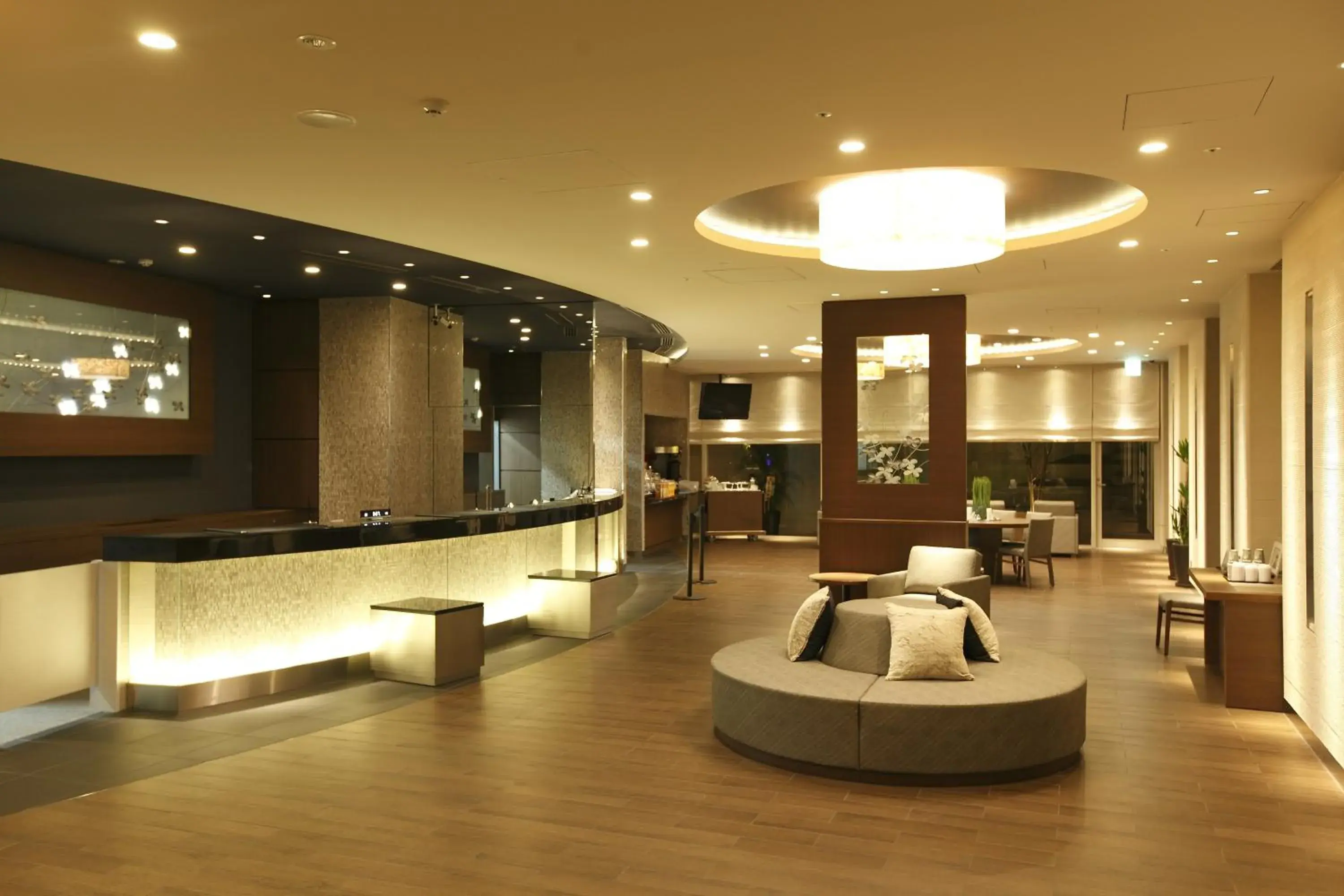 Communal lounge/ TV room, Lobby/Reception in Dormy Inn Premium Shibuya-jingumae