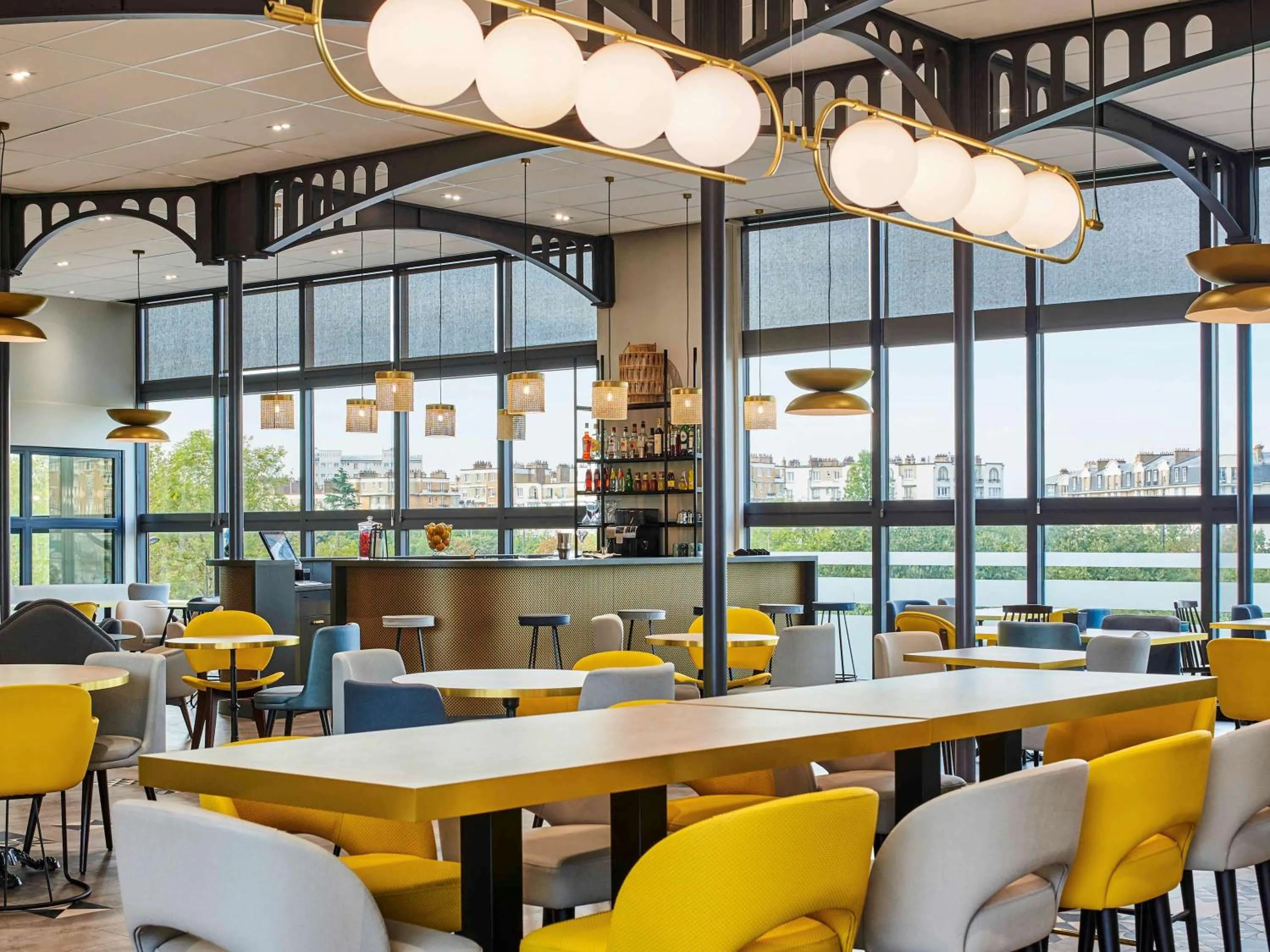 Restaurant/places to eat in ibis Paris Porte de Montreuil