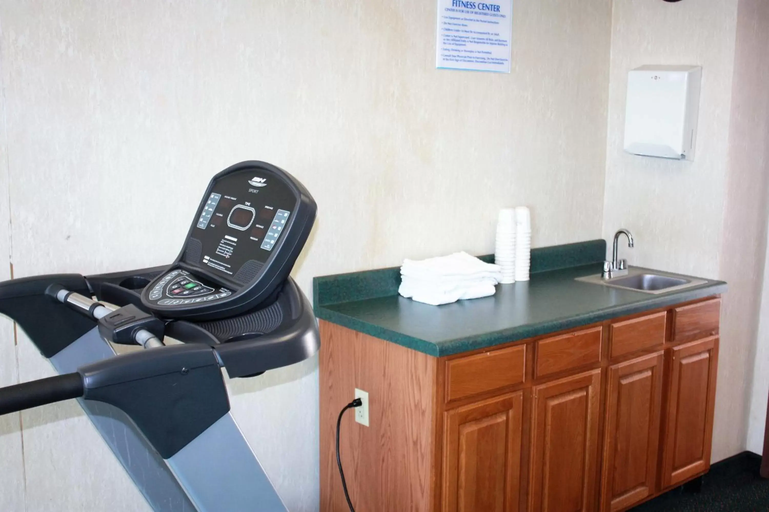 Fitness centre/facilities in Baymont by Wyndham Jonesboro Fitness centre/facilities in Baymont by Wyndham Jonesboro