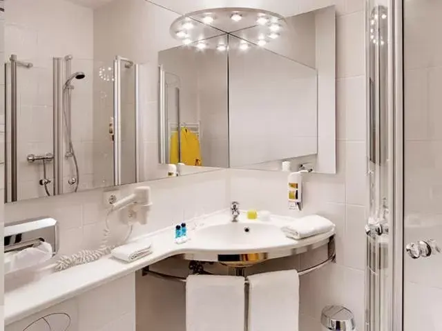 Bathroom in Hotel Gersfelder Hof