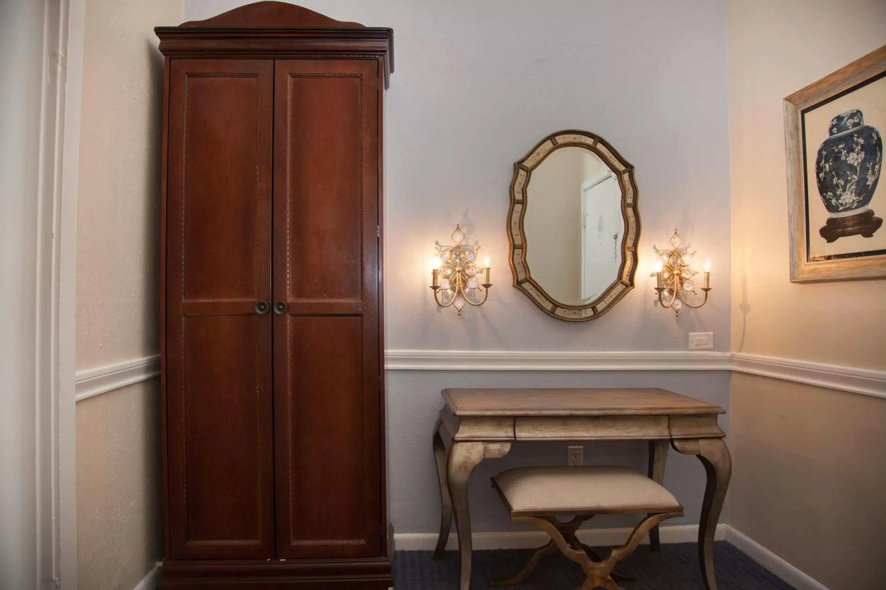 Decorative detail in Hotel St. Pierre French Quarter