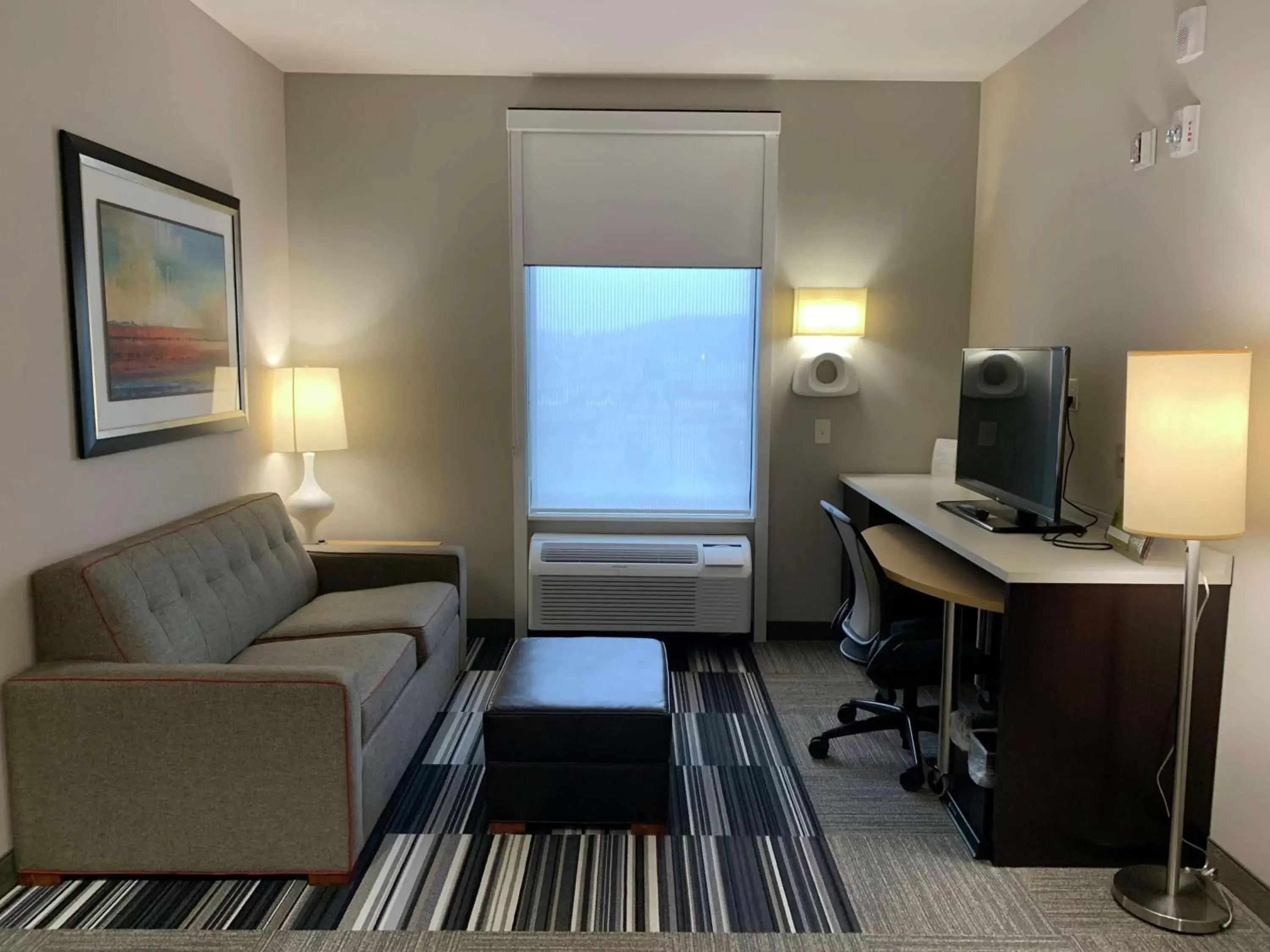 Living room, Seating Area in Home2 Suites by Hilton Fort Smith