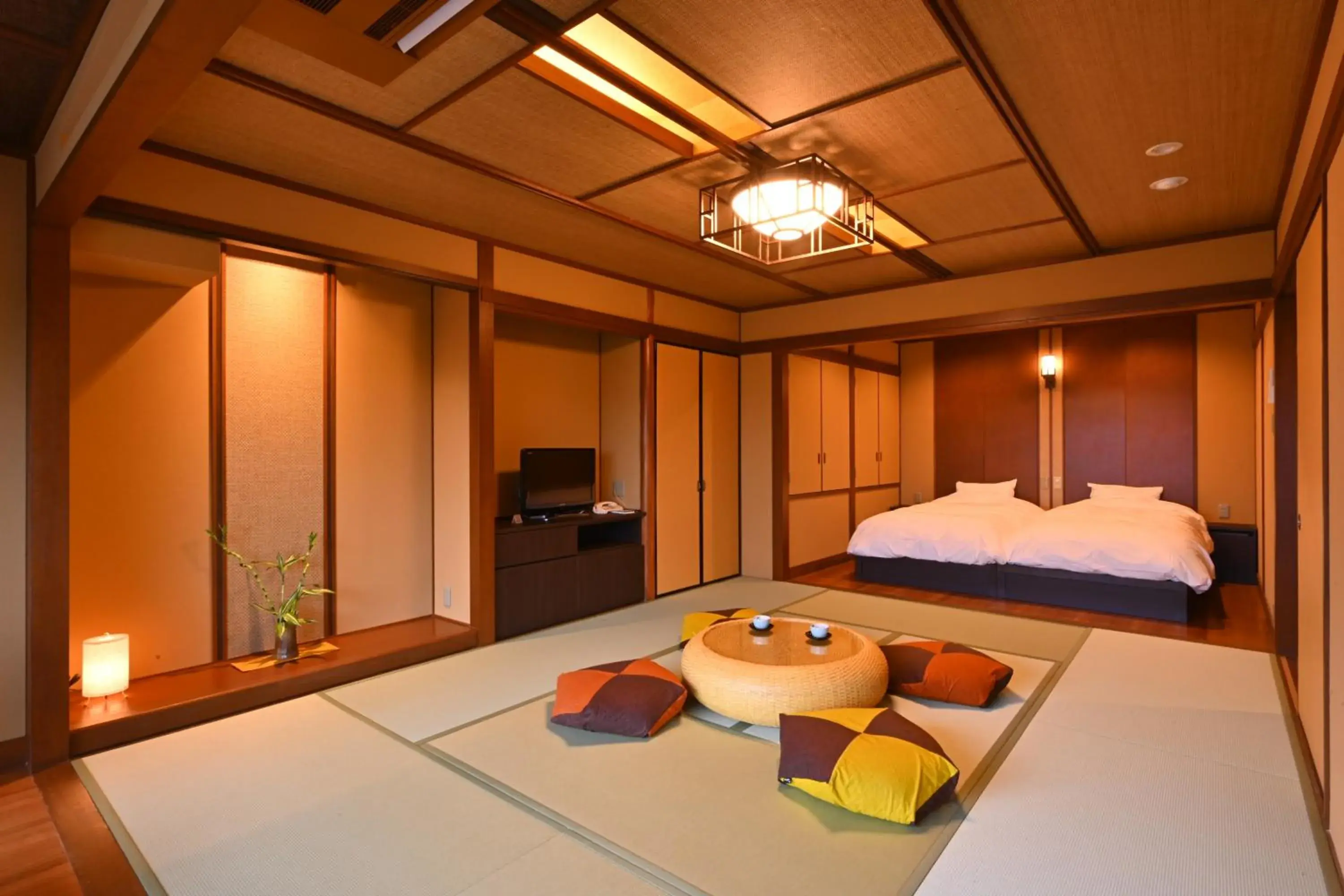Room with Tatami Area in Biwako Hanakaido