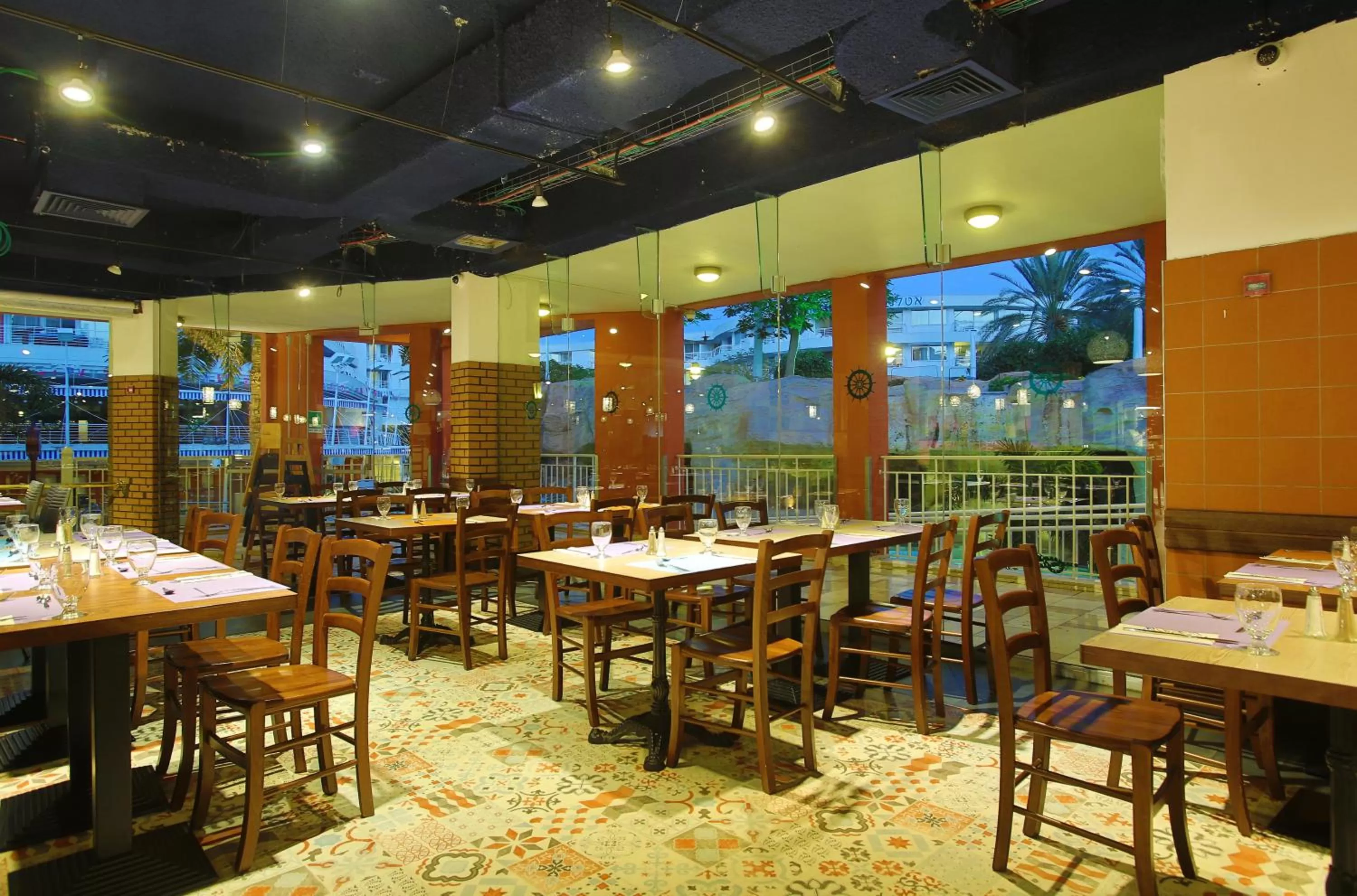 Restaurant/places to eat in Club Hotel Eilat - All Suites Hotel