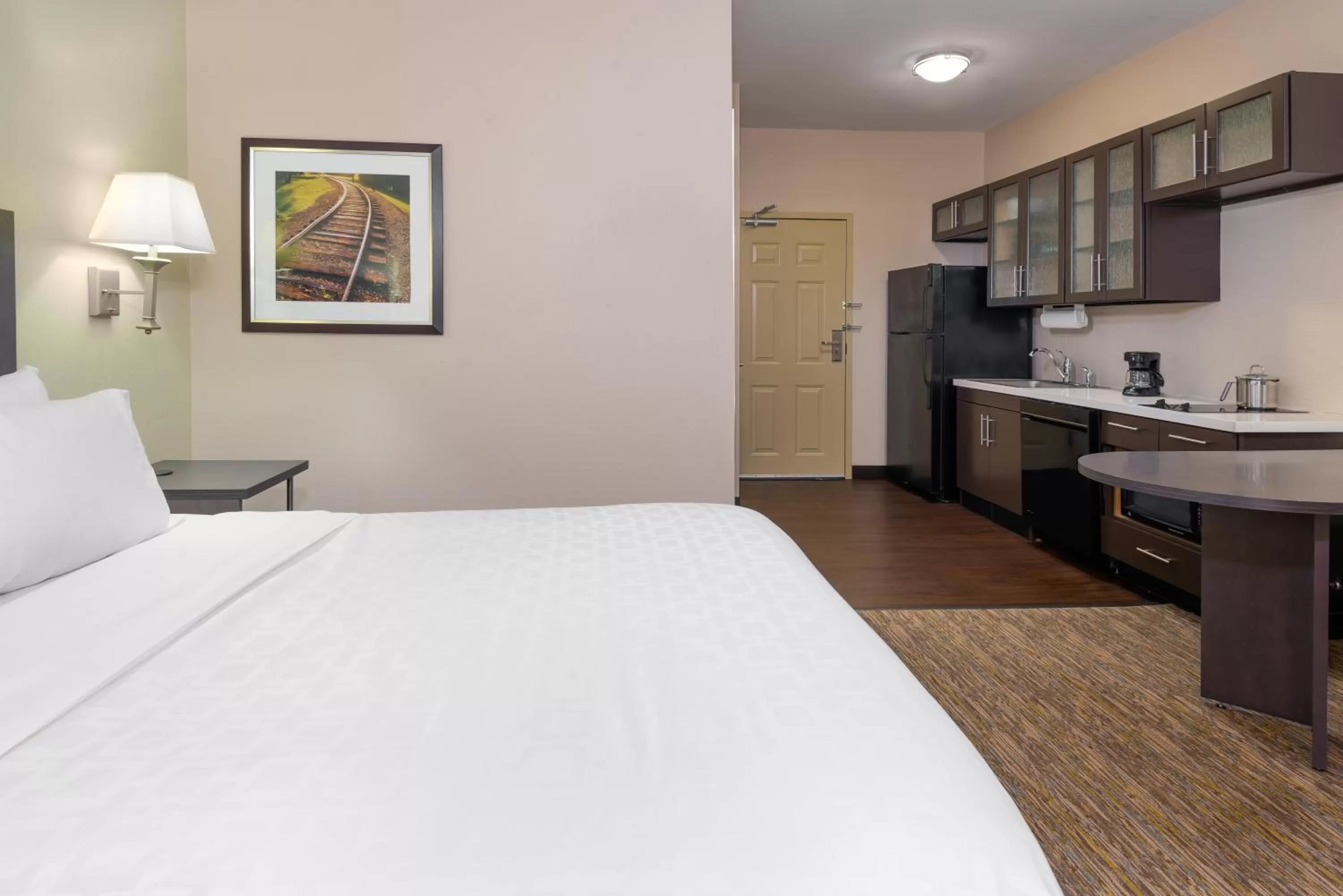 Photo of the whole room, Bed in Candlewood Suites Athens by IHG