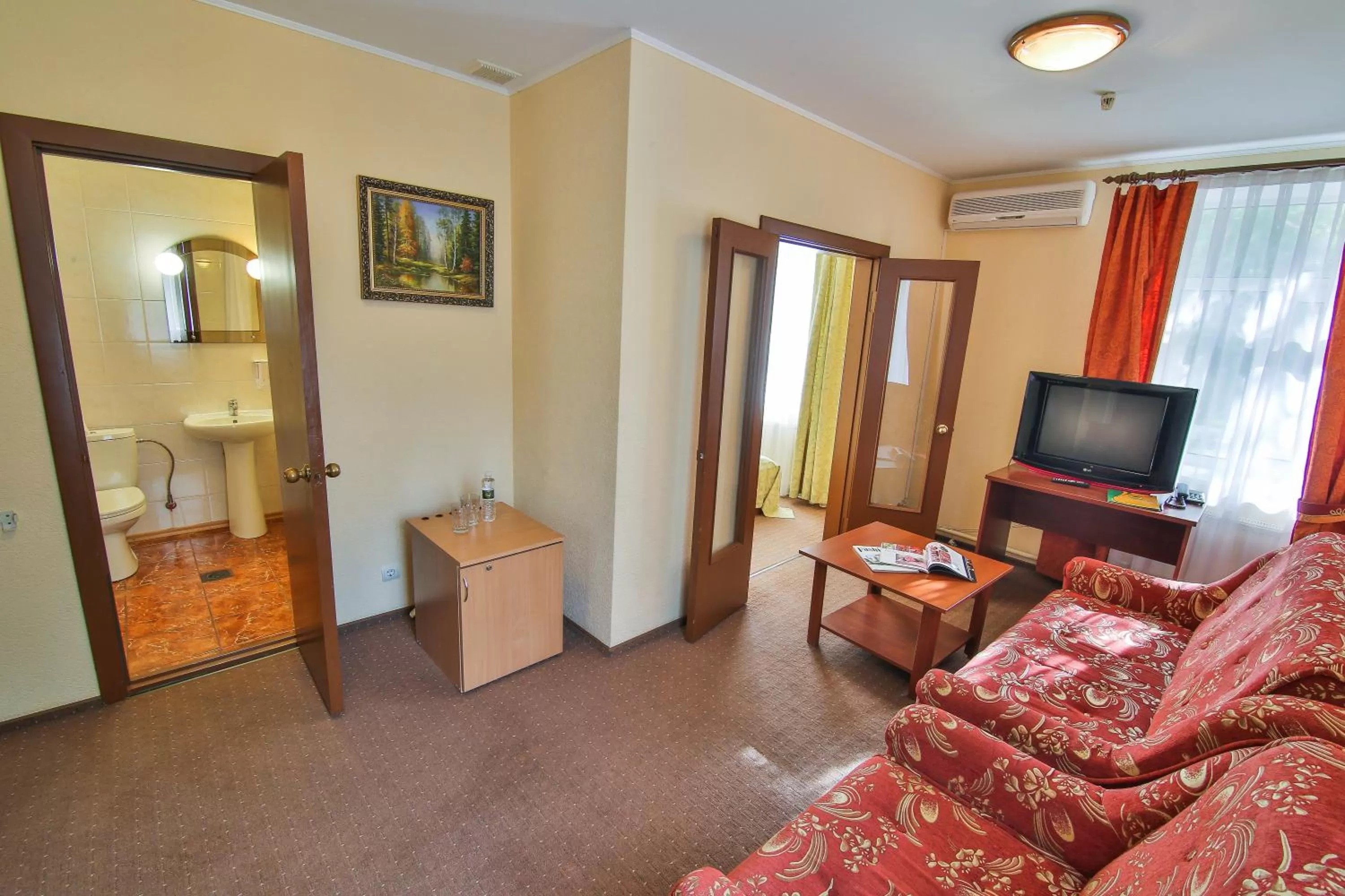 TV and multimedia in Ukraina Hotel