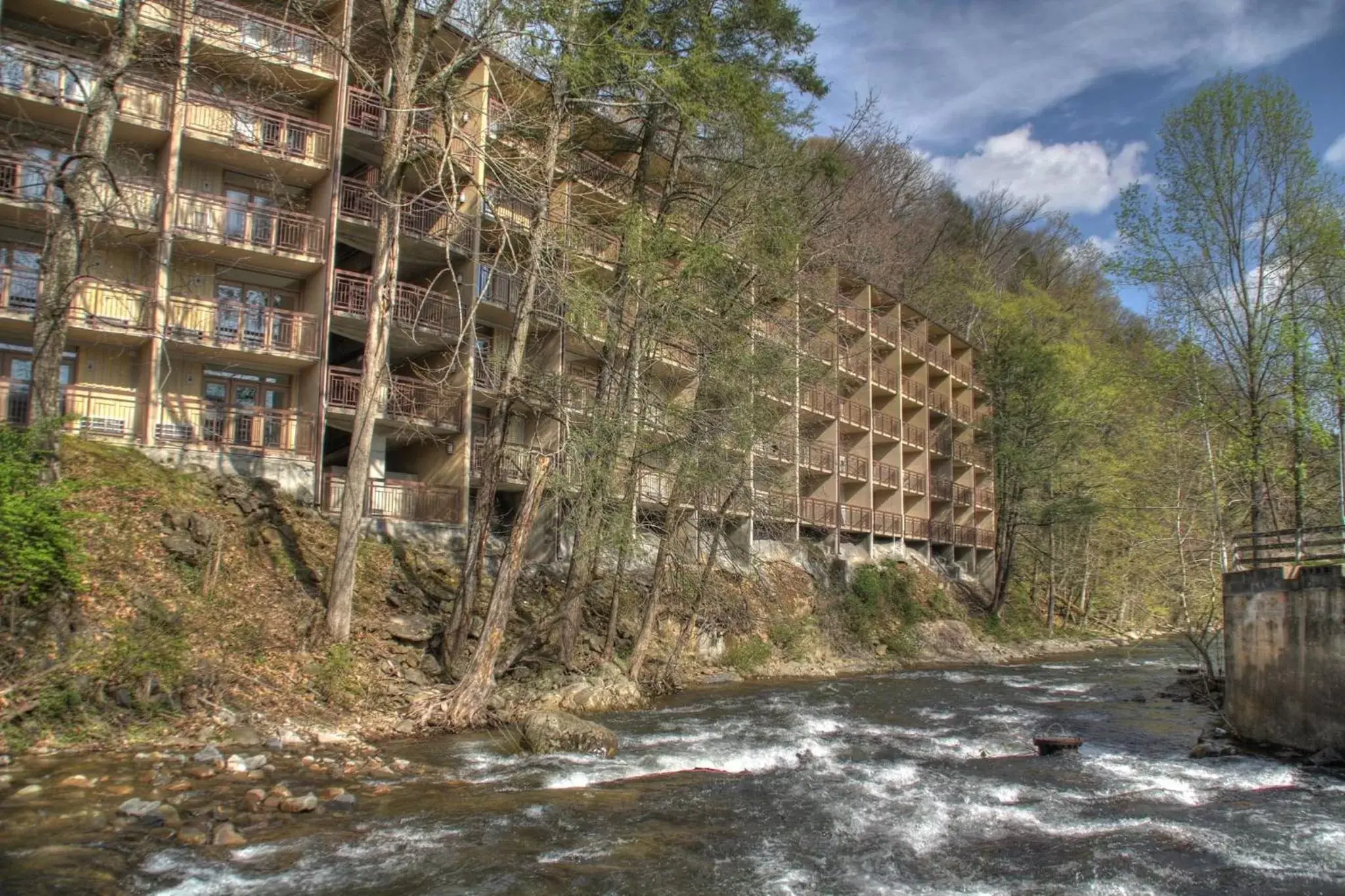 Property building in Greystone Lodge on the River