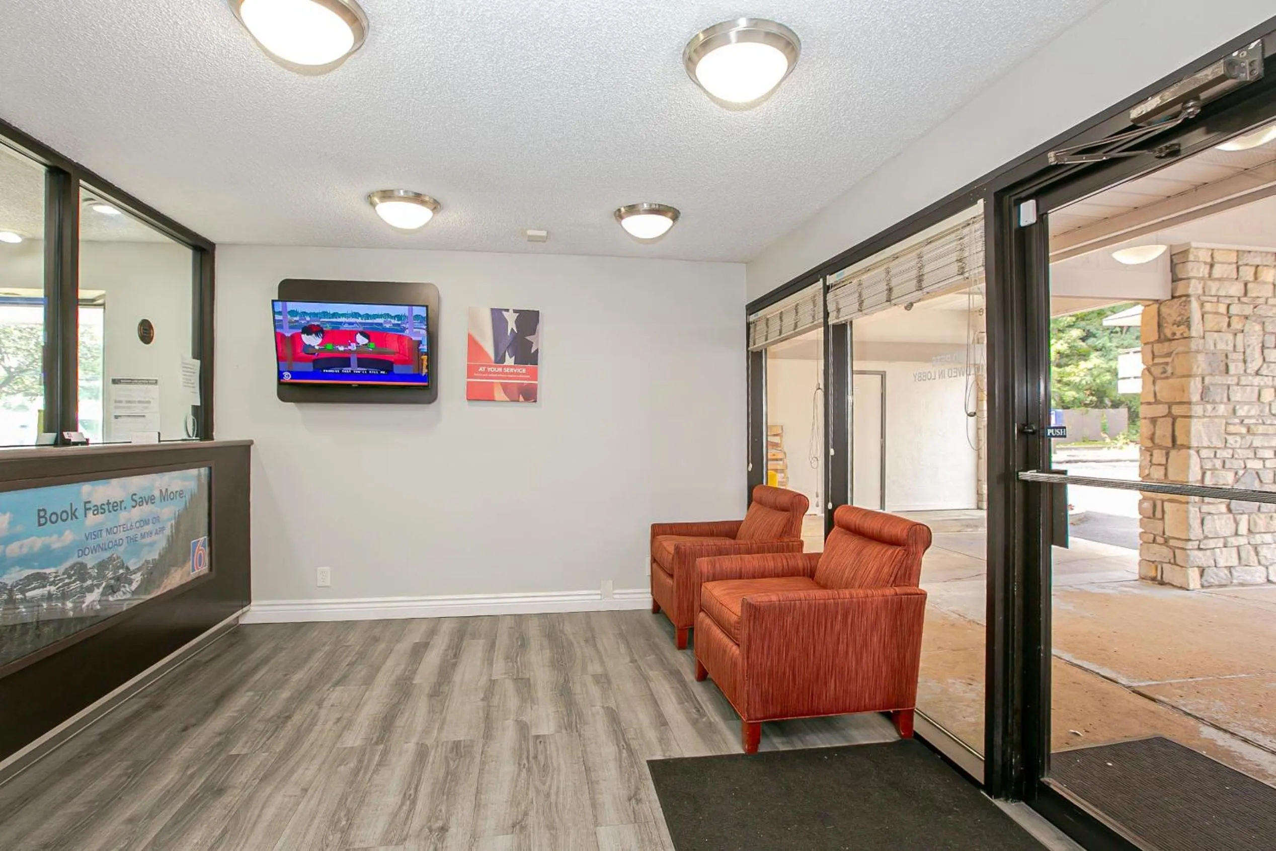 Lobby or reception in Motel 6-Dayton, OH - Englewood