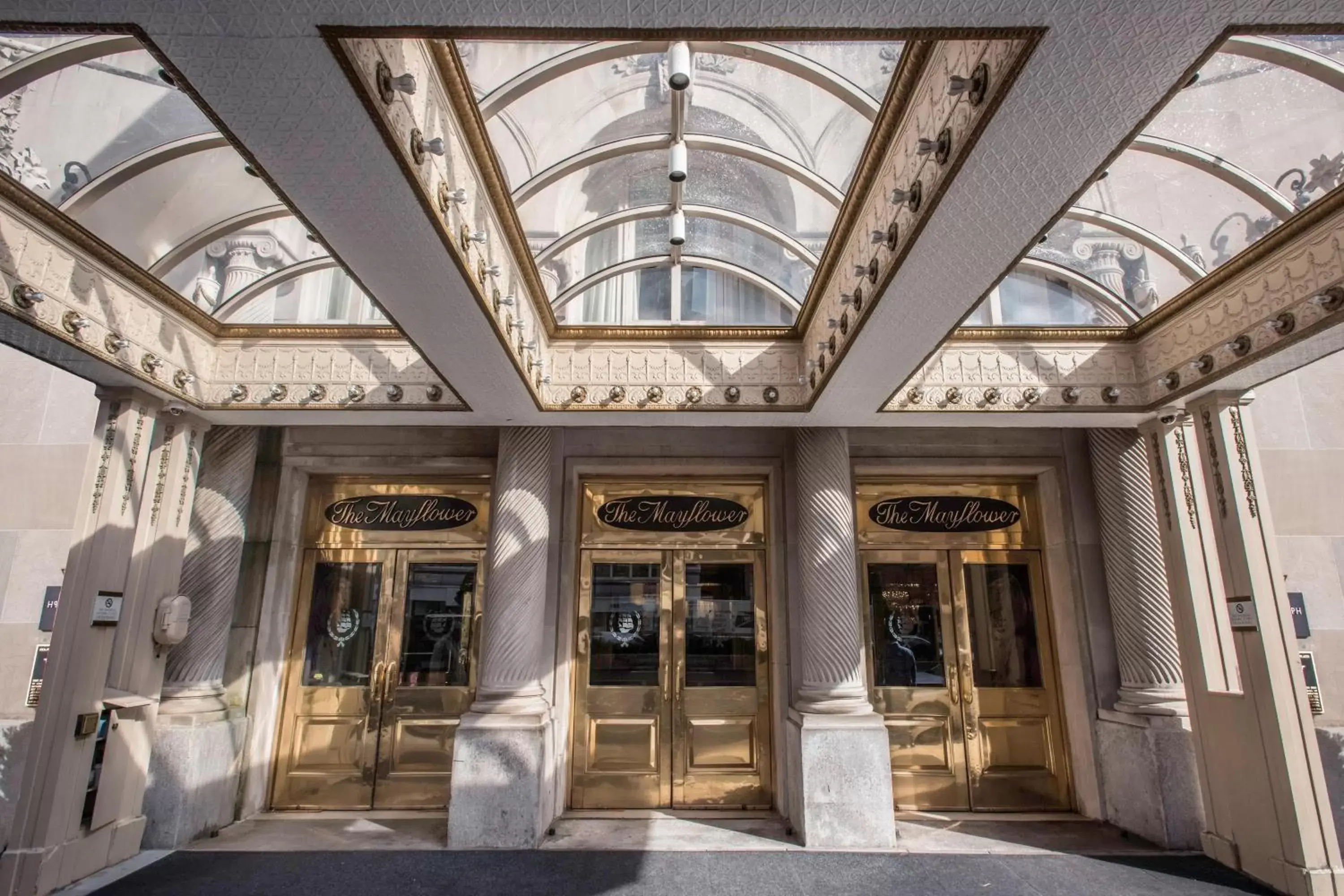 Property building in The Mayflower Hotel, Autograph Collection