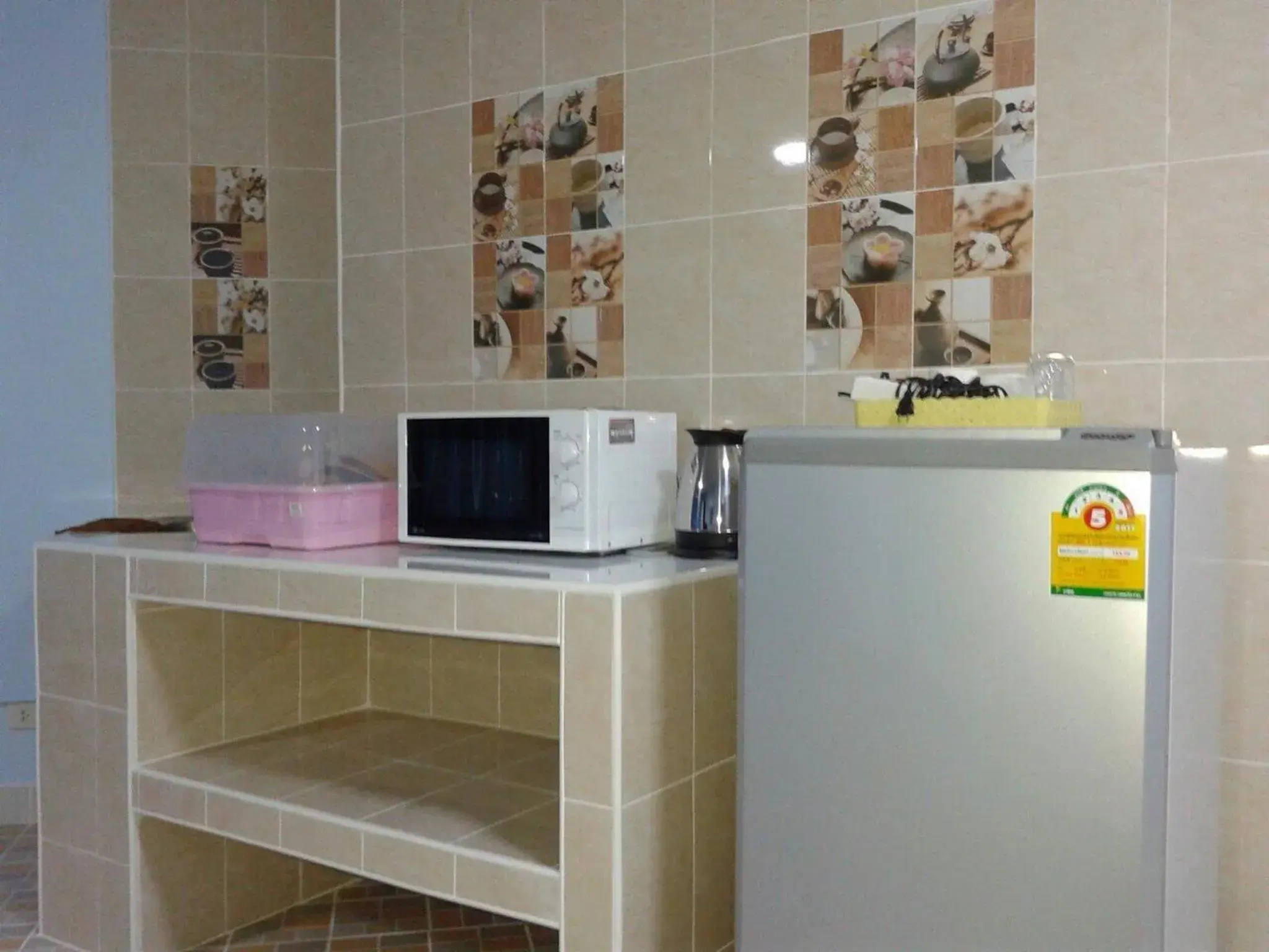 Kitchen/Kitchenette in Smart Residence@Muengthongthani