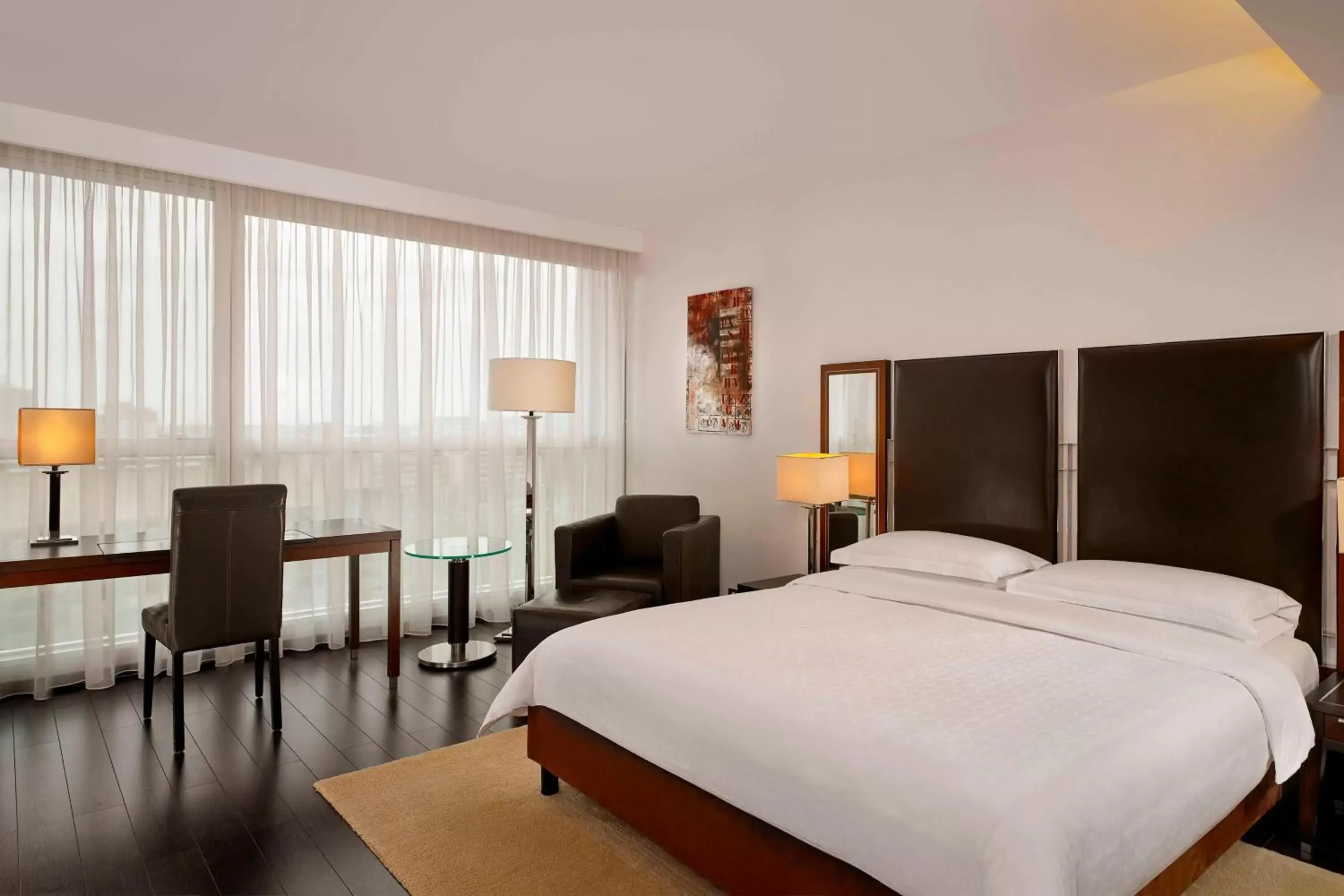 Photo of the whole room, Bed in Sheraton Porto Hotel & Spa