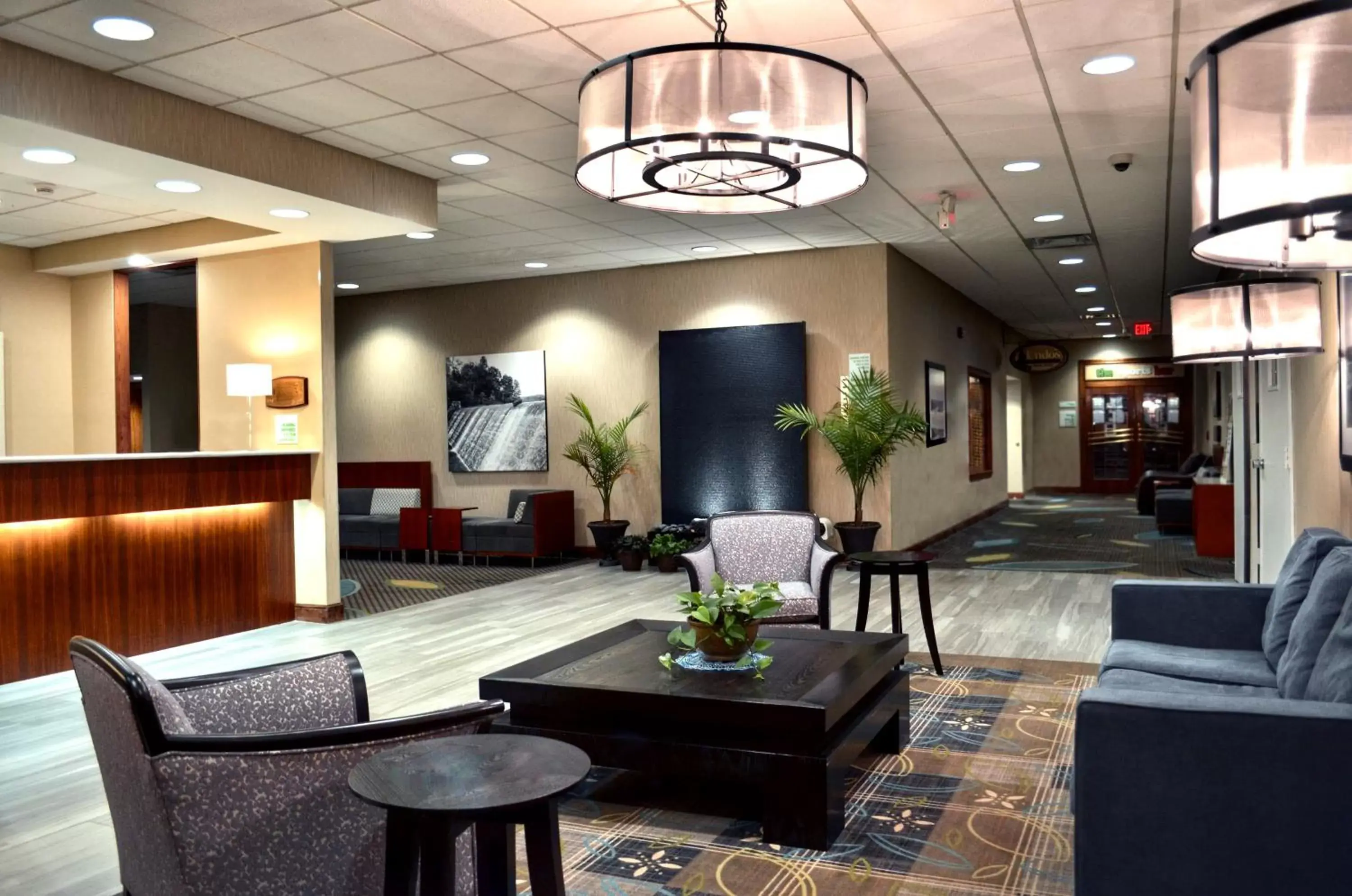 Property building, Lobby/Reception in Holiday Inn Weirton-Steubenville Area